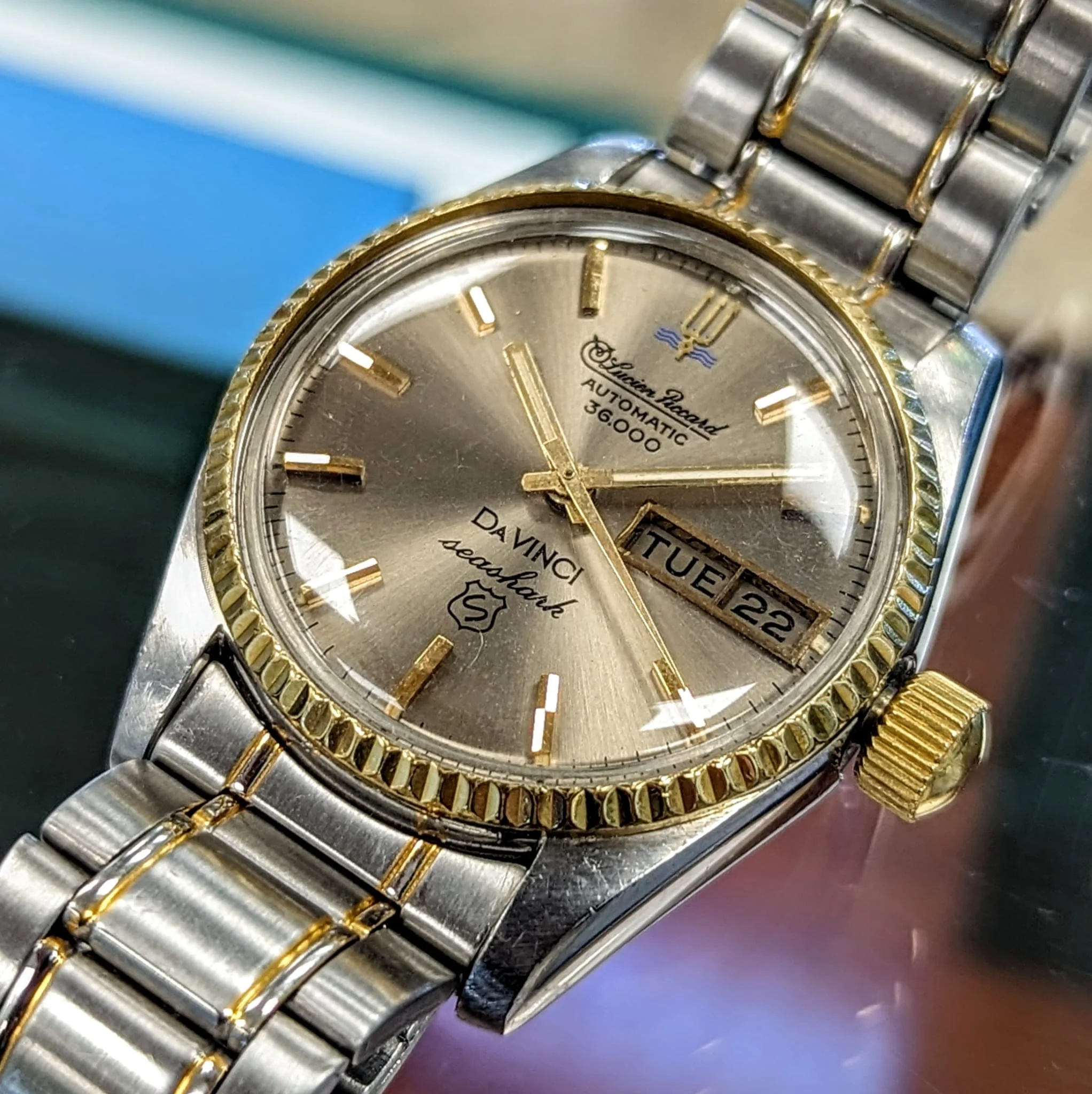 LUCIEN PICCARD Automatic 36.000 DaVinci Seashark Watch Day/Date ALL Two-Tone S.S. Wristwatch - Image 9