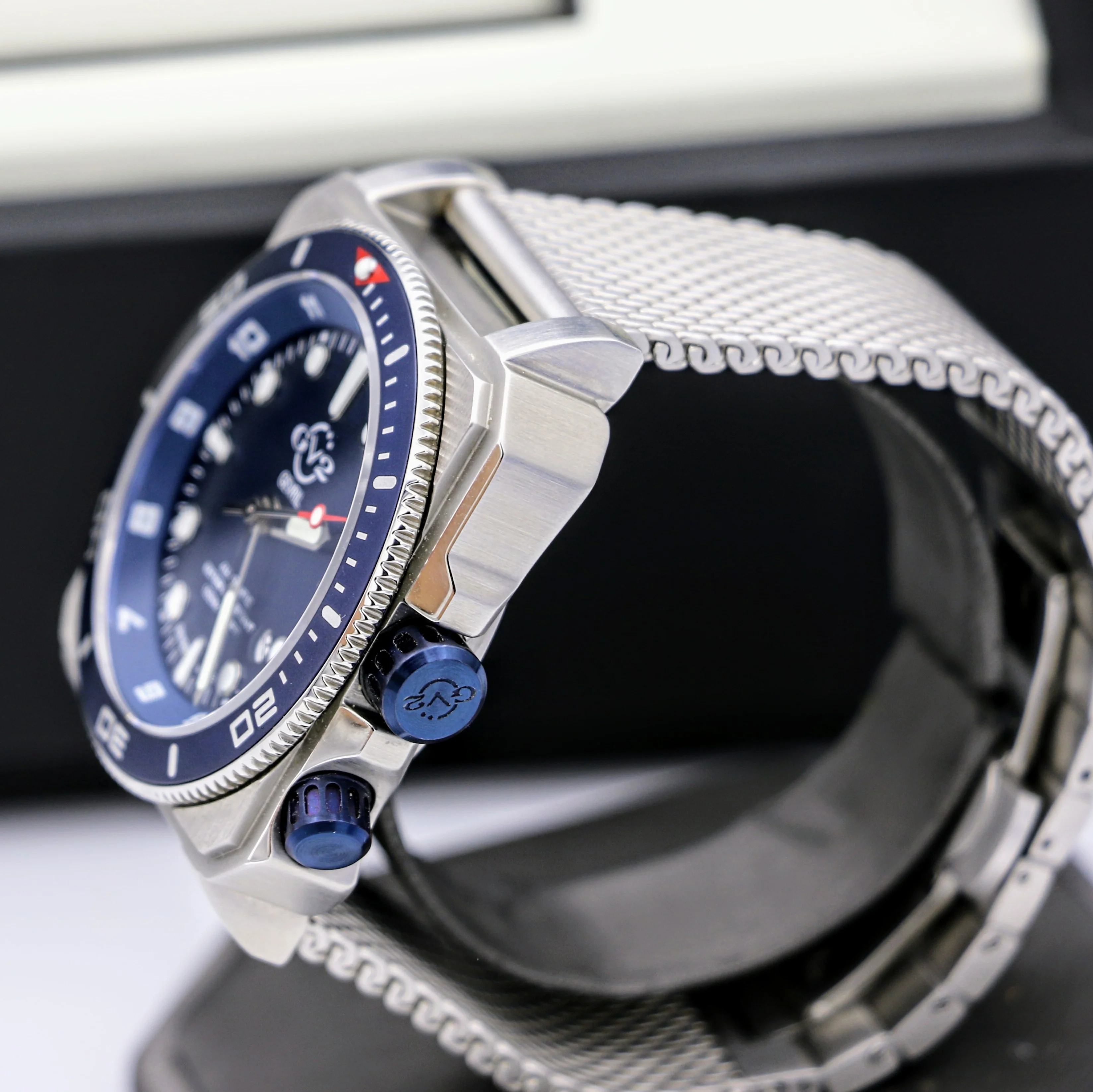 Luxury Gevril Wristwatch GV2 XO Submarine 44 Swiss Automatic Limited-Edition Watch - Image 10