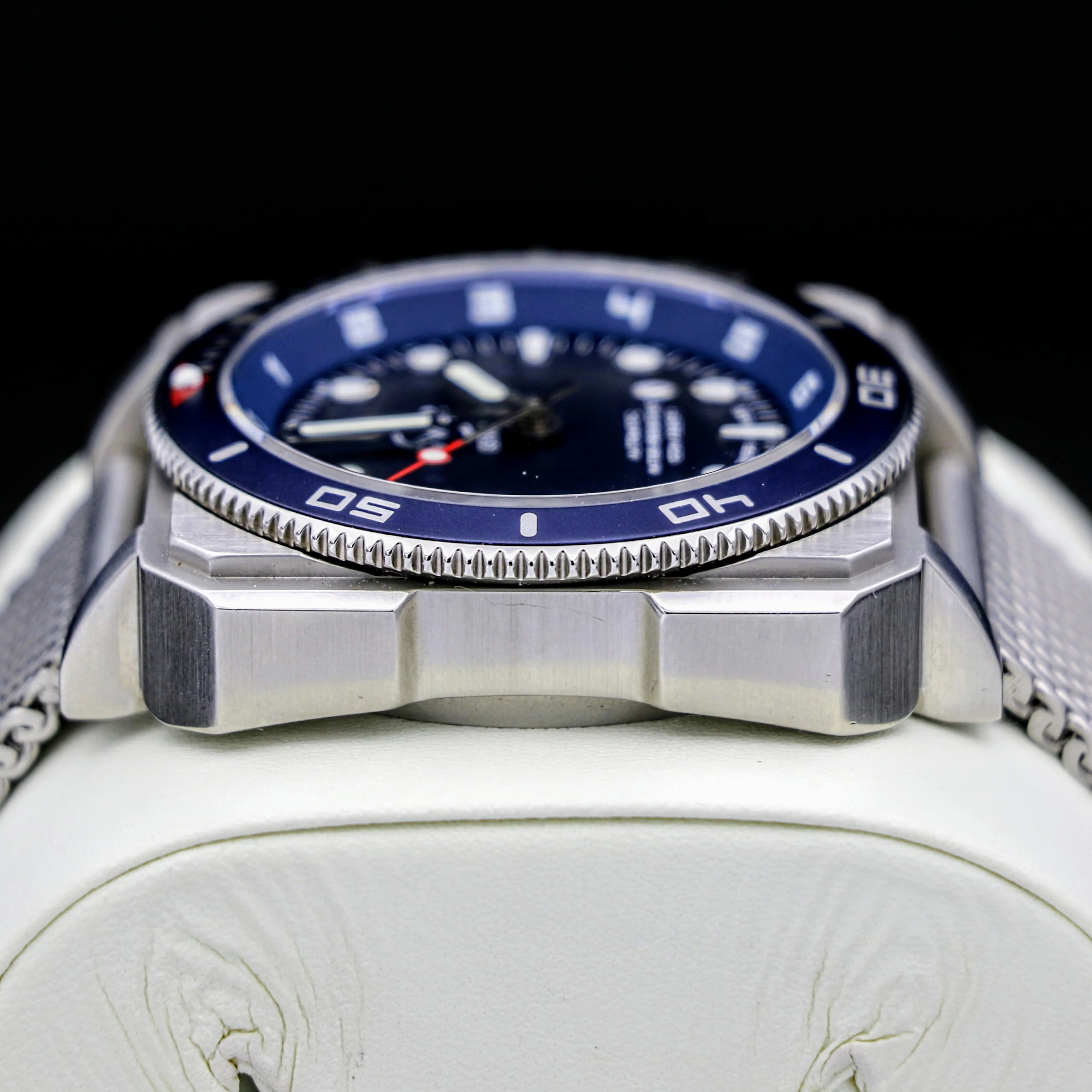 Luxury Gevril Wristwatch GV2 XO Submarine 44 Swiss Automatic Limited-Edition Watch - Image 12