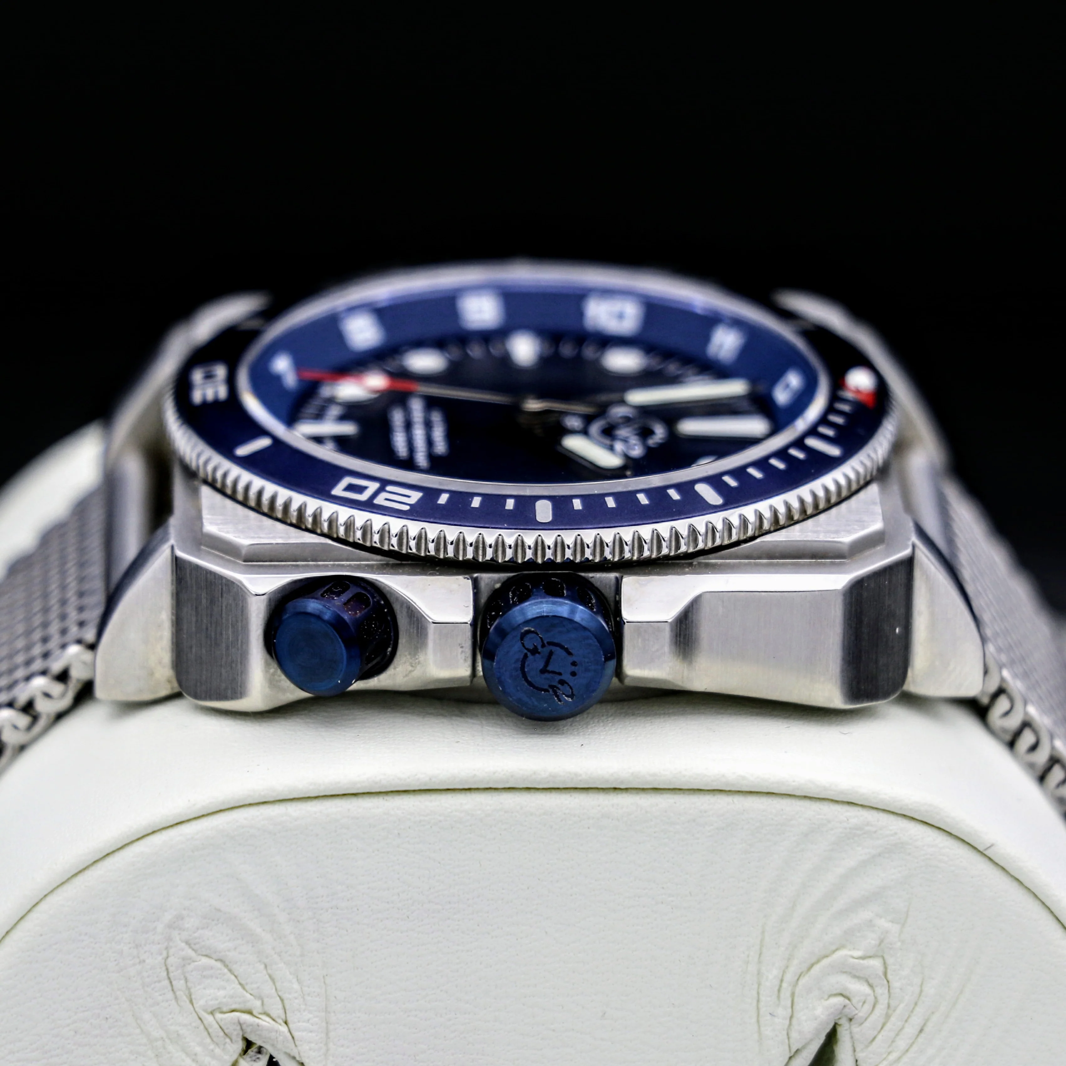 Luxury Gevril Wristwatch GV2 XO Submarine 44 Swiss Automatic Limited-Edition Watch - Image 13