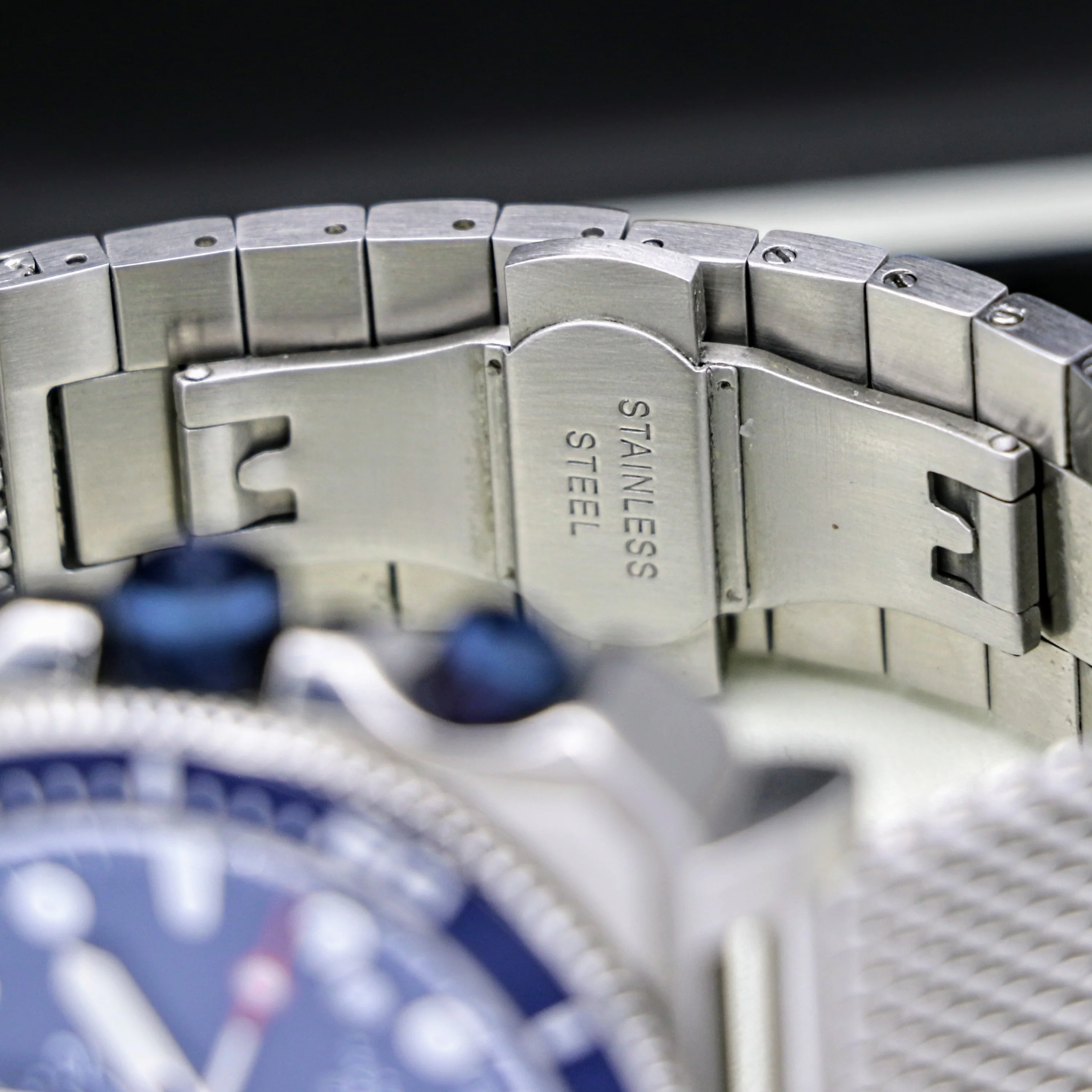 Luxury Gevril Wristwatch GV2 XO Submarine 44 Swiss Automatic Limited-Edition Watch - Image 16