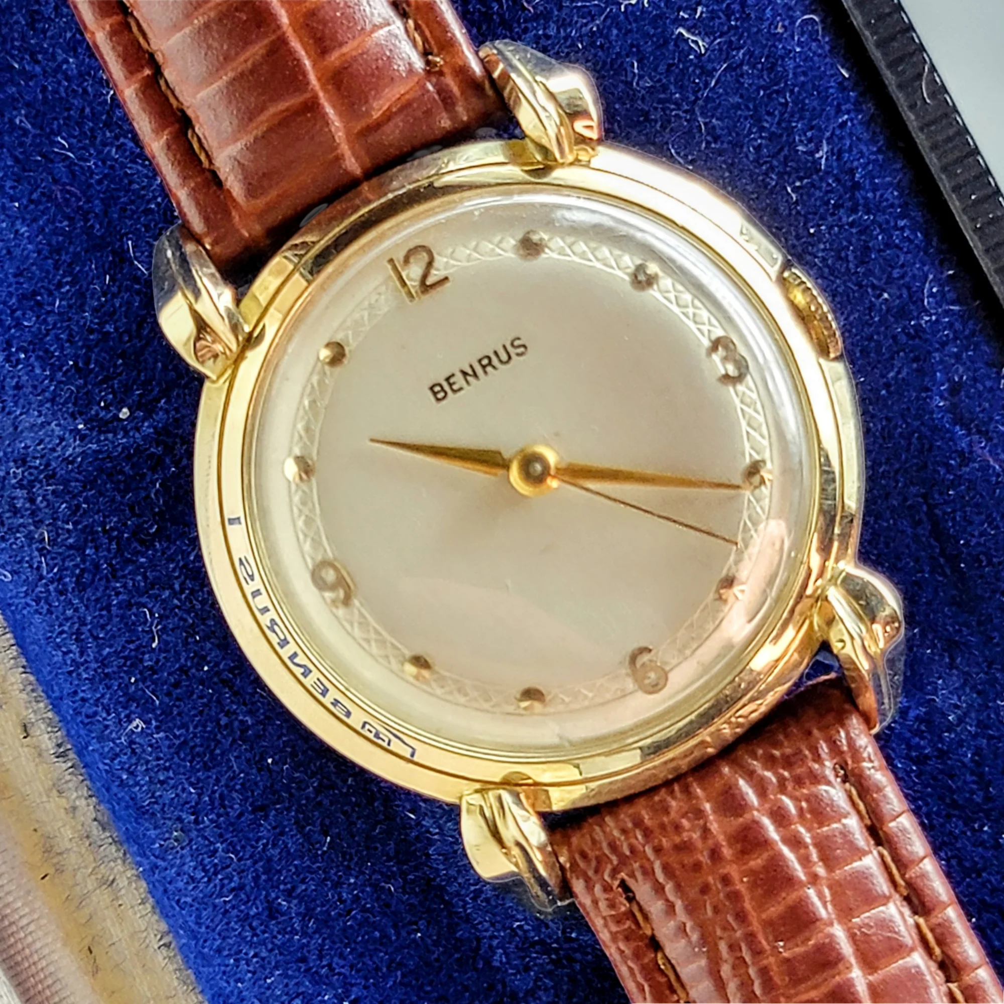 1950's Solid Gold BENRUS Fancy Lug Wristwatch - Caliber BH14 - Image 4