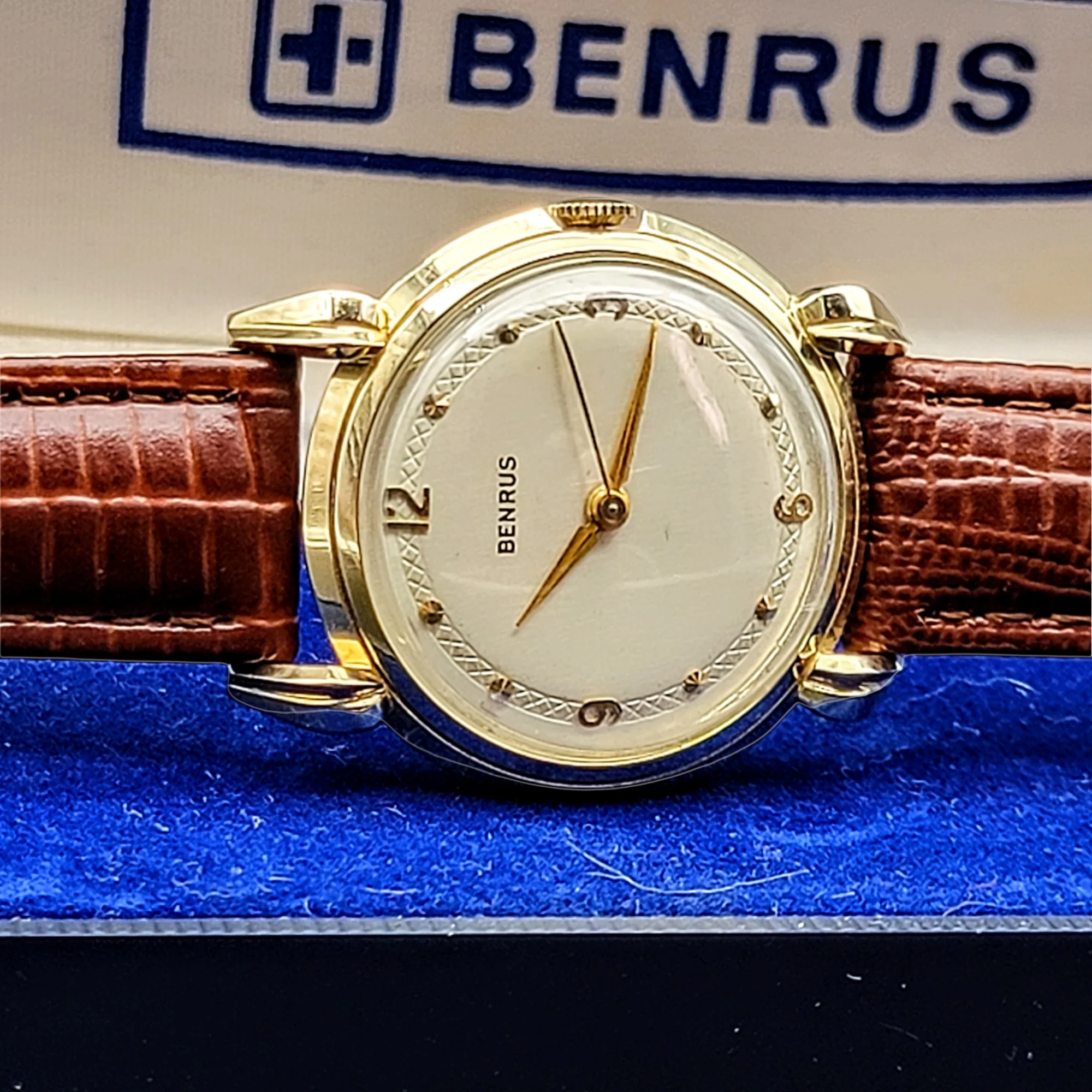 1950's Solid Gold BENRUS Fancy Lug Wristwatch - Caliber BH14 - Image 5