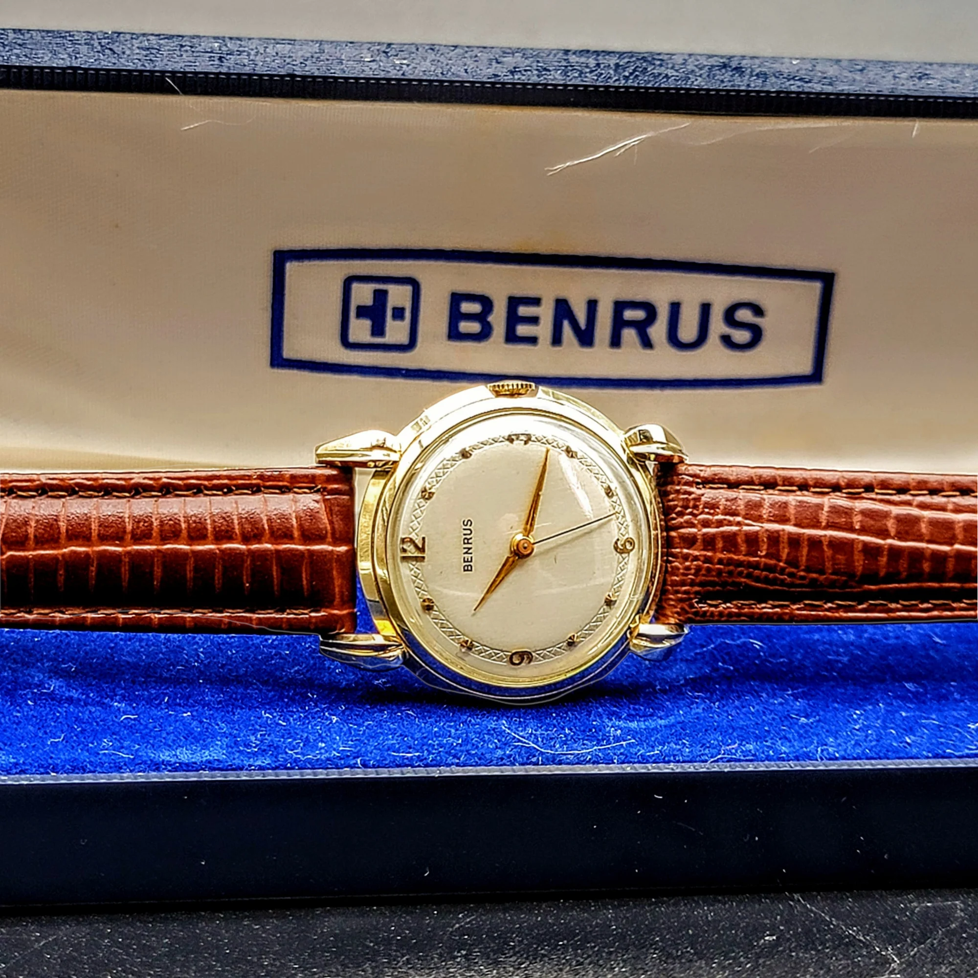 1950's Solid Gold BENRUS Fancy Lug Wristwatch - Caliber BH14 - Image 9
