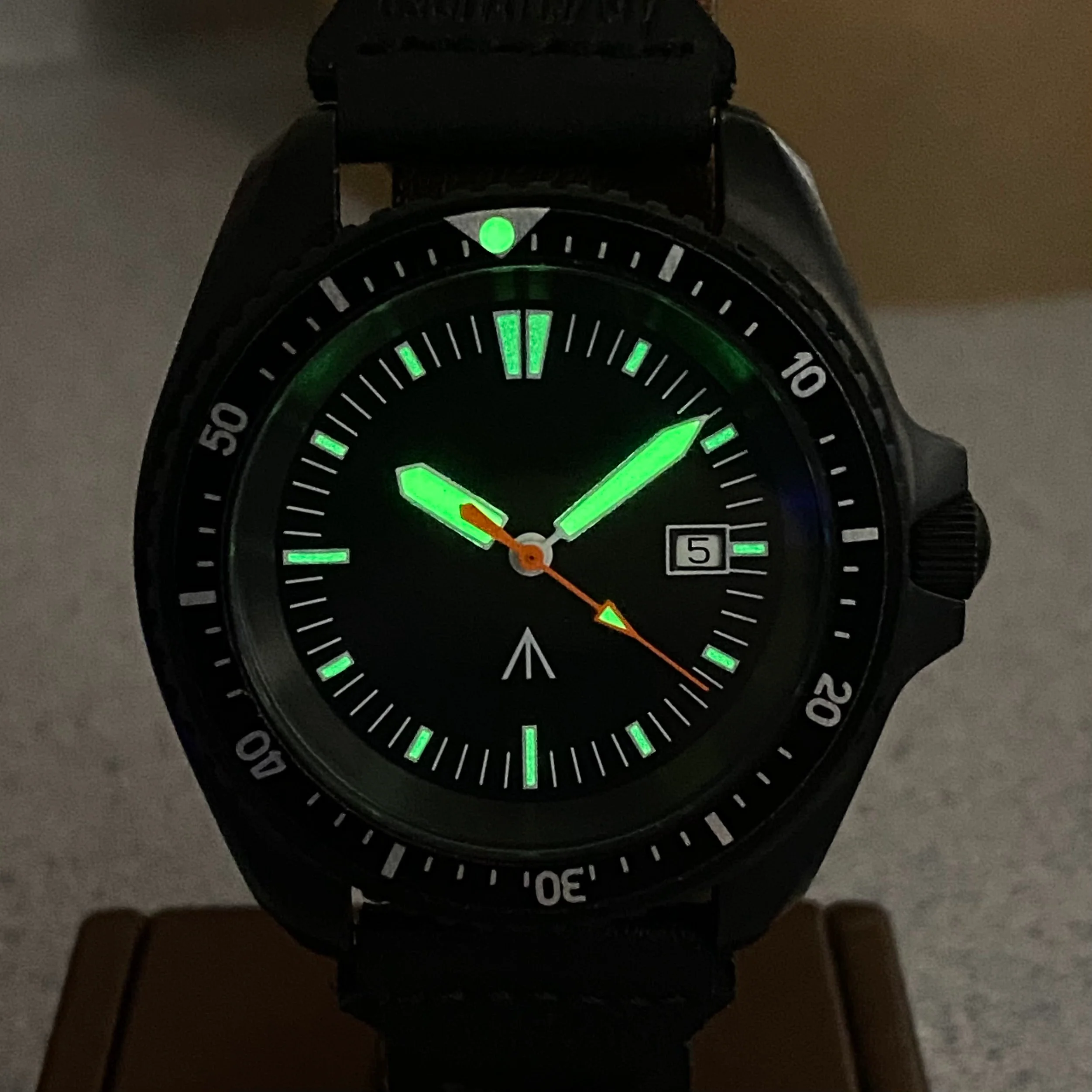 NOS! British Military Style Diver Watch Date Indicator Quartz Wristwatch Black Dial 42mm - Image 7
