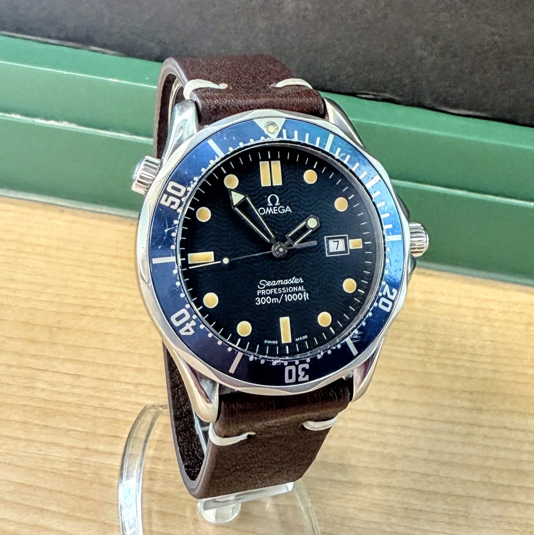 OMEGA Seamaster GoldenEye 007 Diver Watch 2541.80.00 41mm Cal. 1538 Blue Dial/Bezel Quartz Wristwatch - Image 4