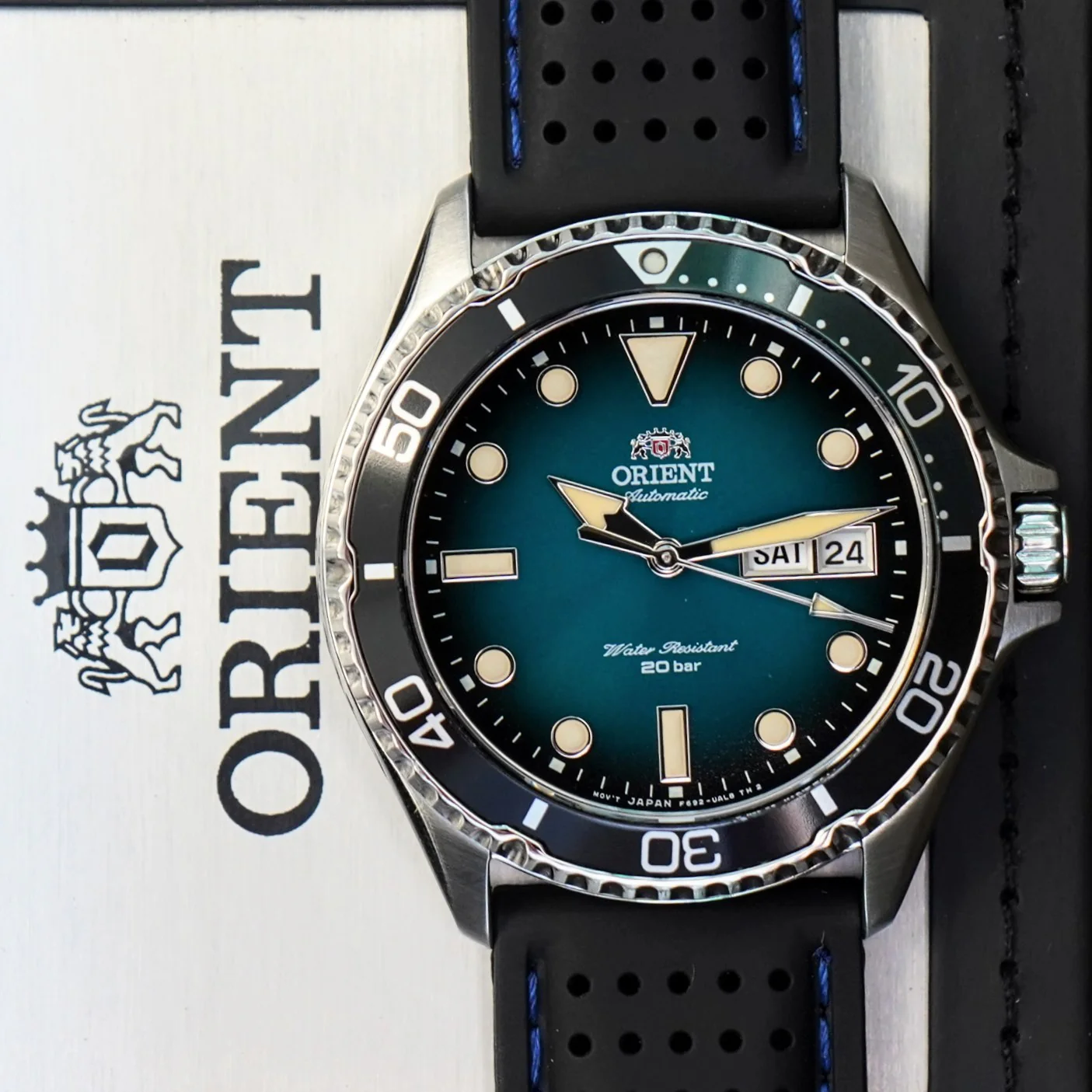 ORIENT Automatic Diver Watch Day/Date ALL ORIGINAL F692-UAV0 - Including Original Bracelet & Double Box - Image 7