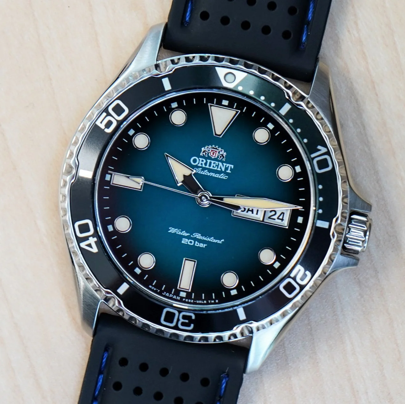 ORIENT Automatic Diver Watch Day/Date ALL ORIGINAL F692-UAV0 - Including Original Bracelet & Double Box - Image 9