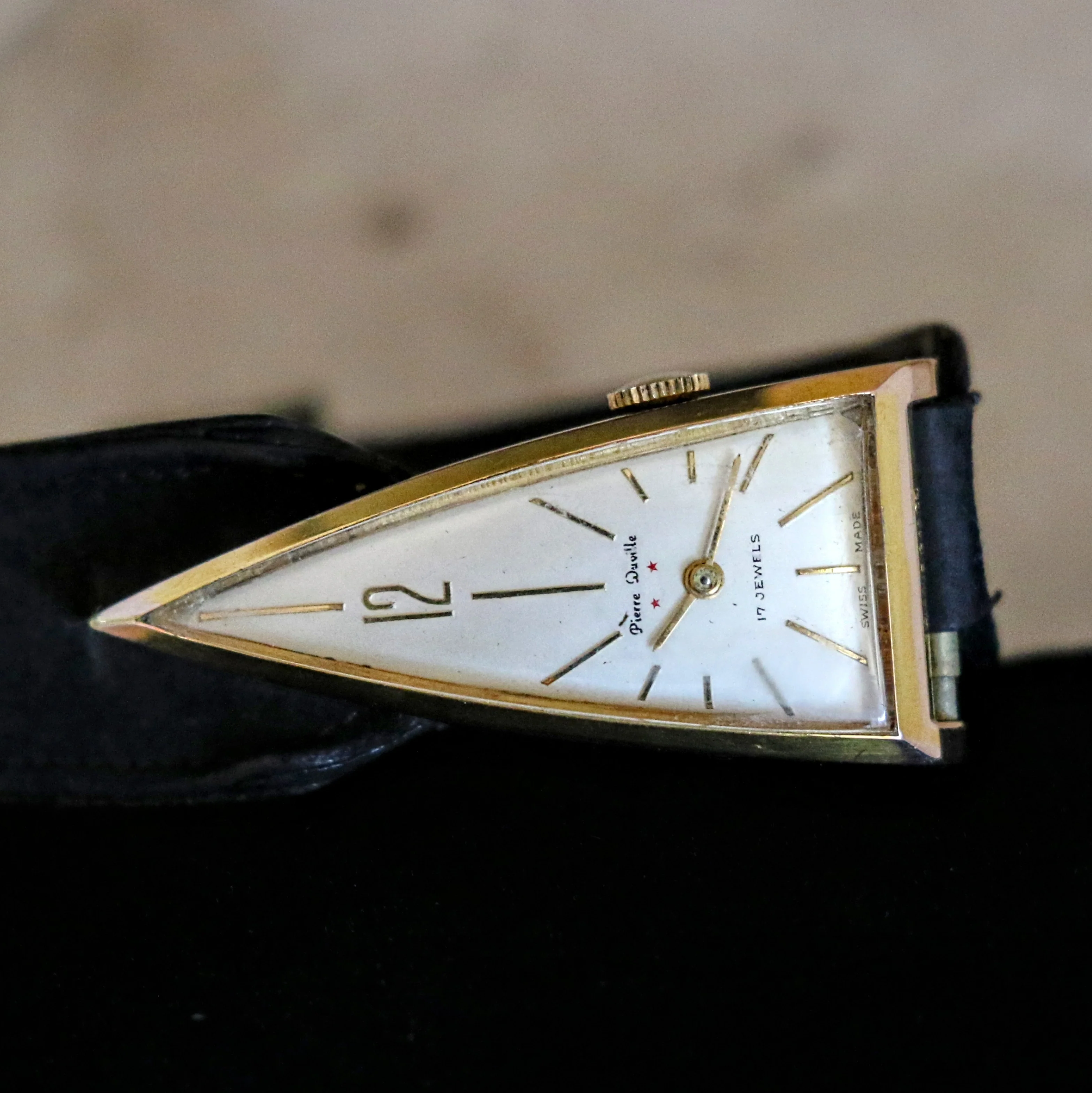 PIERRE DUVILLE “A Parabolic Watch” 17 Jewels Triangle Vintage Wristwatch - Image 11