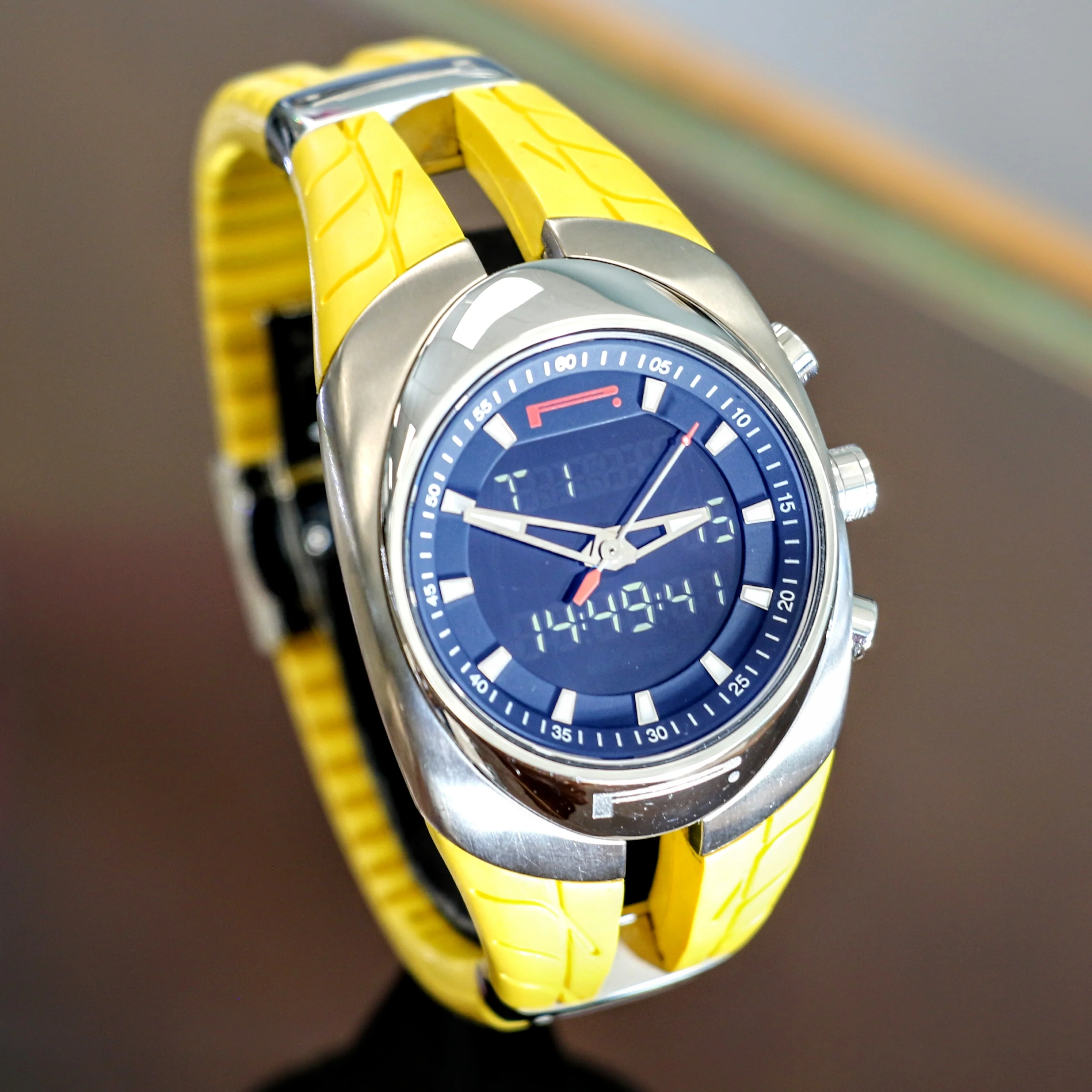 PIRELLI PZero Tempo Watch Analog & Digital Chronograph Wristwatch w/ Alarm GMT - Image 4