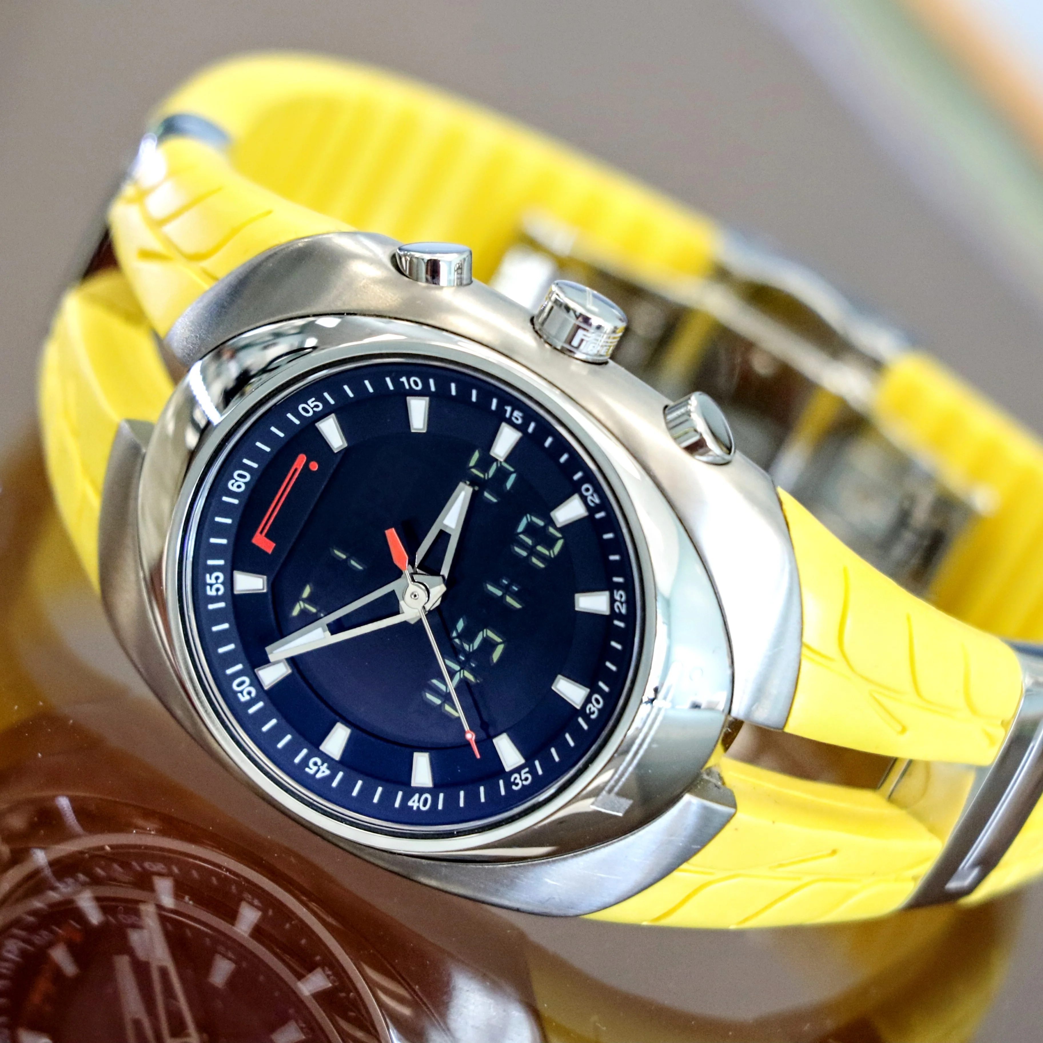 PIRELLI PZero Tempo Watch Analog & Digital Chronograph Wristwatch w/ Alarm GMT - Image 9