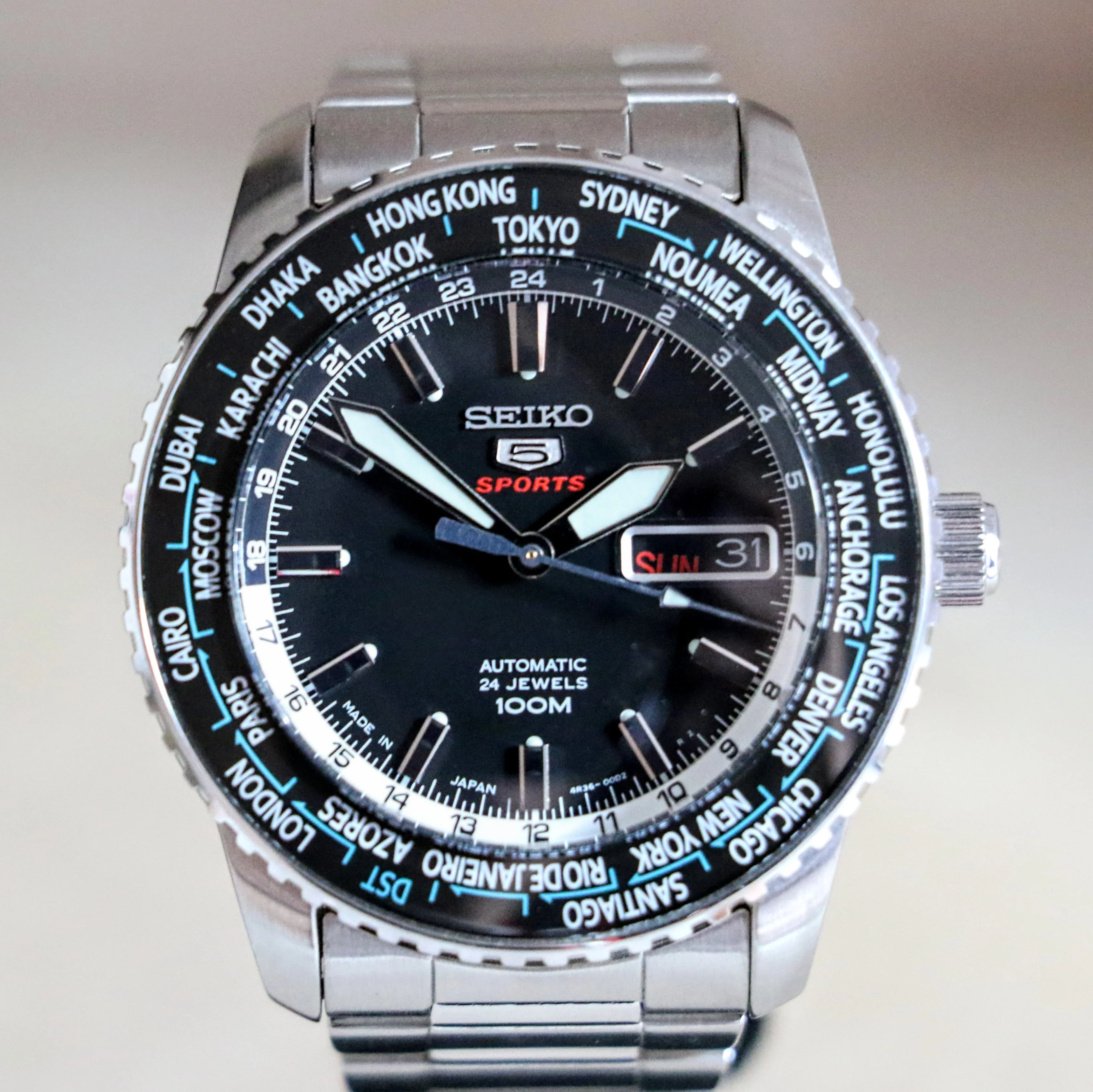 SEIKO 5 Sports Automatic Worldtimer Watch 24 Jewels Ref. 4R36-00G0 Display Back Watch - Image 4