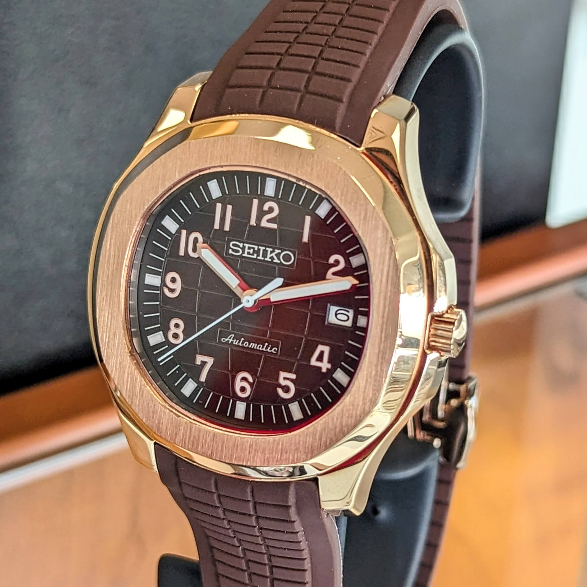 SEIKO Mod Aquanaut Automatic Wristwatch 24 Jewels Rose Gold Case & Display Back Custom Watch - Image 3