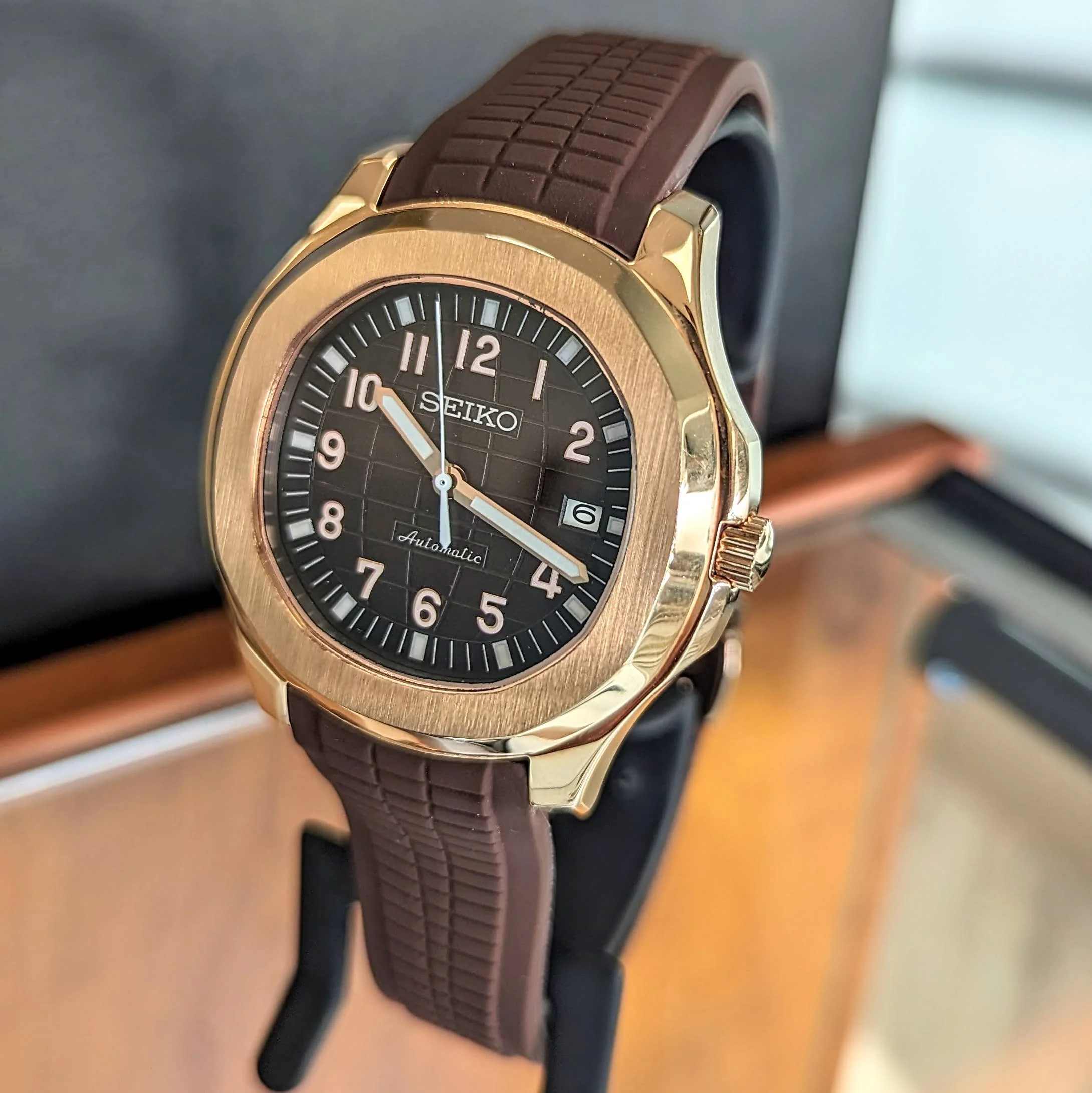 SEIKO Mod Aquanaut Automatic Wristwatch 24 Jewels Rose Gold Case & Display Back Custom Watch - Image 4
