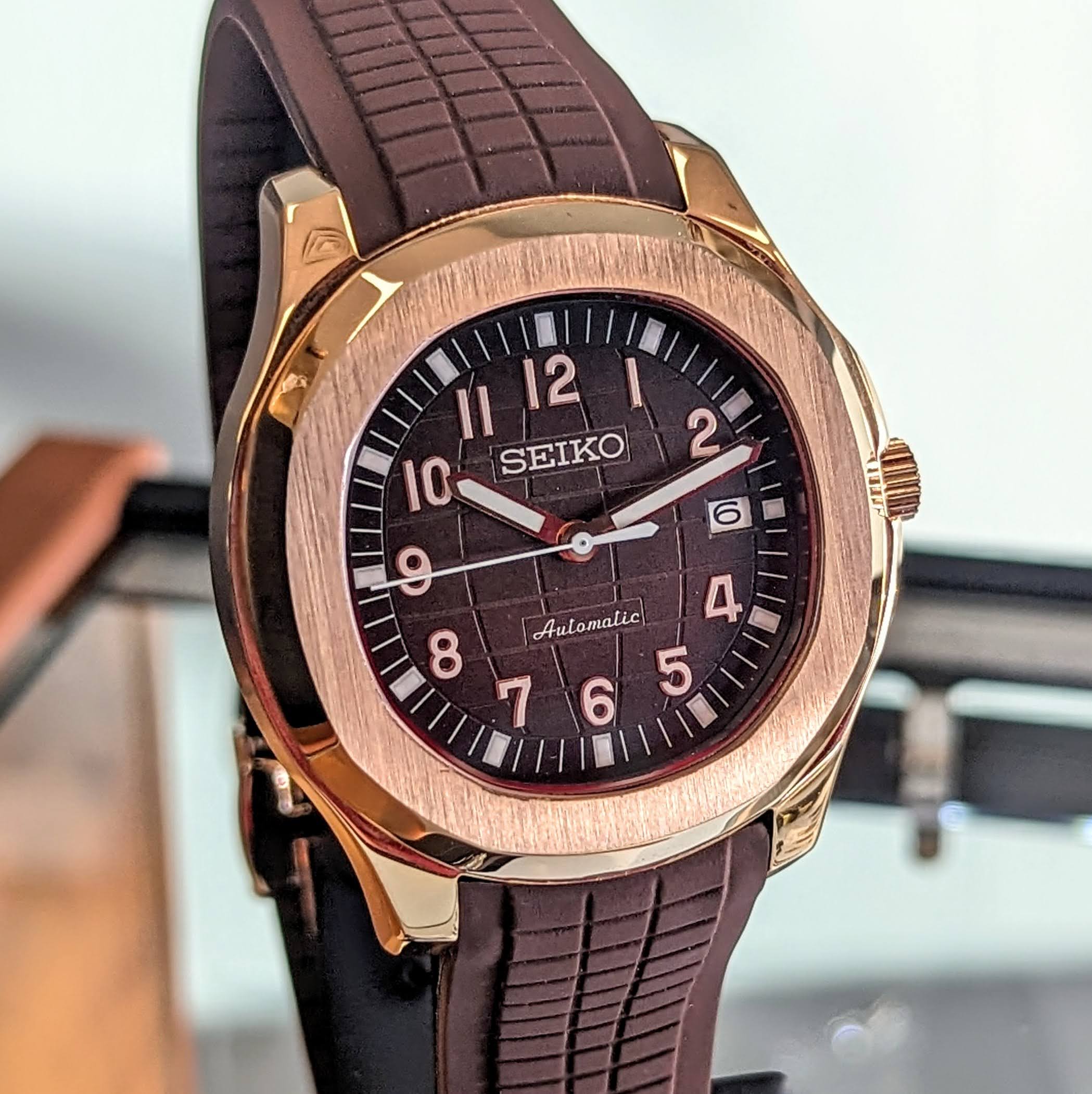 SEIKO Mod Aquanaut Automatic Wristwatch 24 Jewels Rose Gold Case & Display Back Custom Watch - Image 5