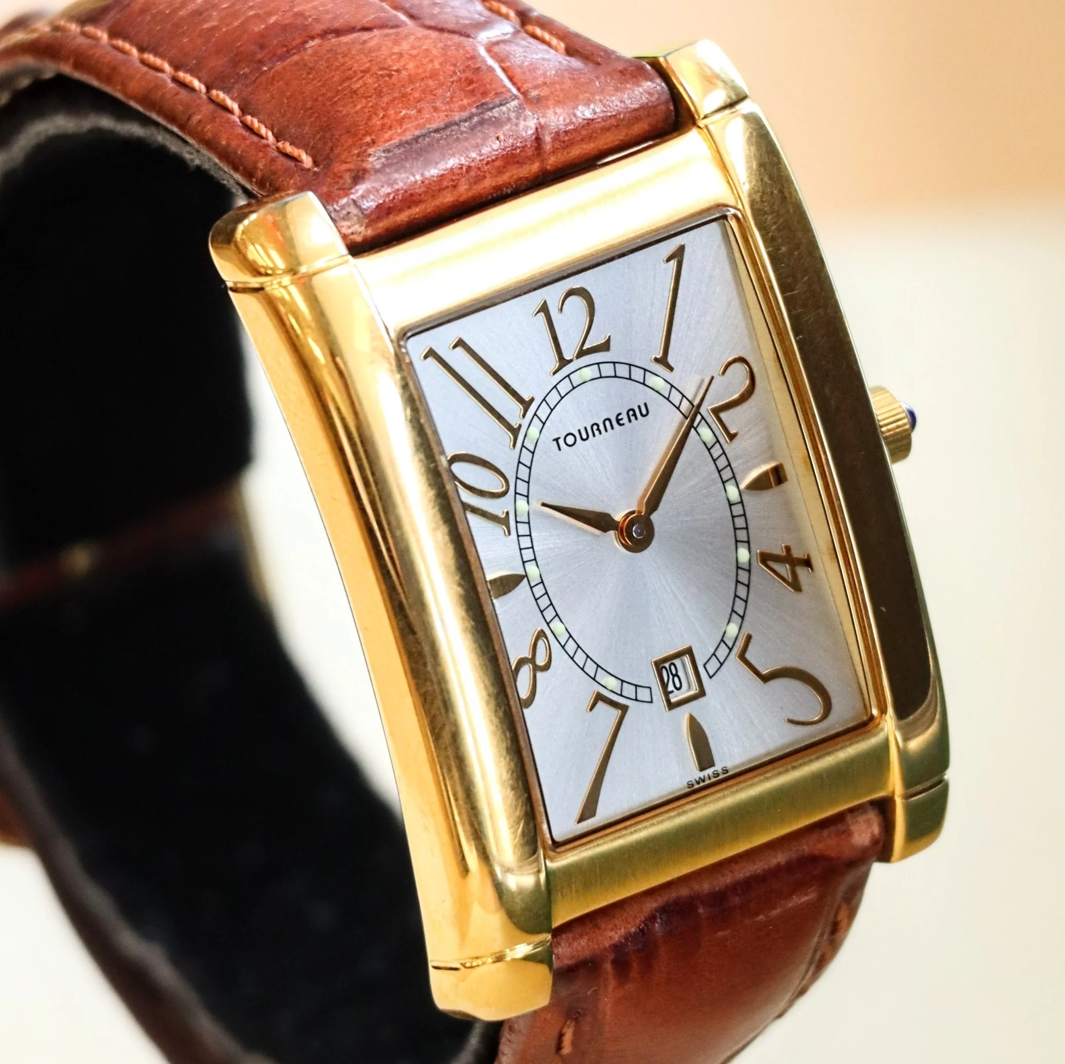TORNEAU Quartz Watch Date Indicator Swiss Made Wristwatch Tank Case - Image 4