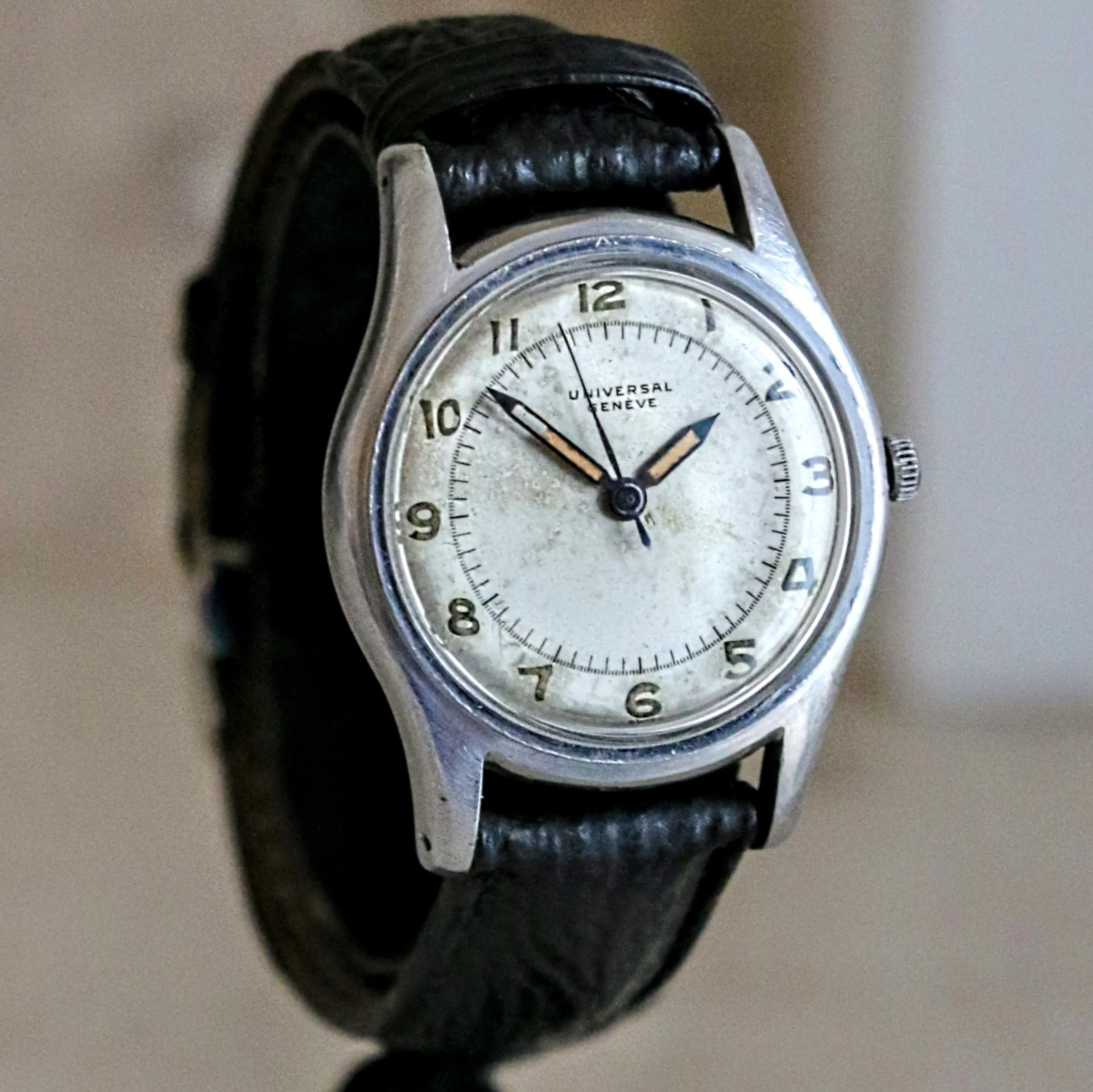 UNIVERSAL GENEVE Military WWII Wristwatch Caliber 267 17 Jewels Swiss Watch - Image 4