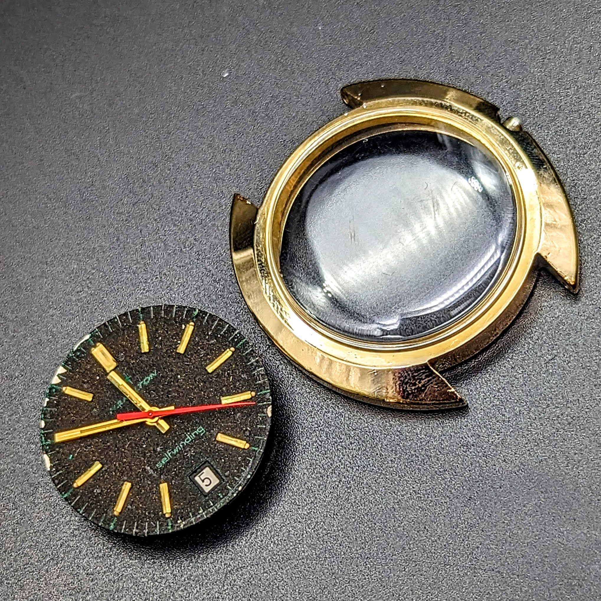 1960s HAMILTON Dateline Automatic Watch - Rare and Collectible Timepiece - Image 14