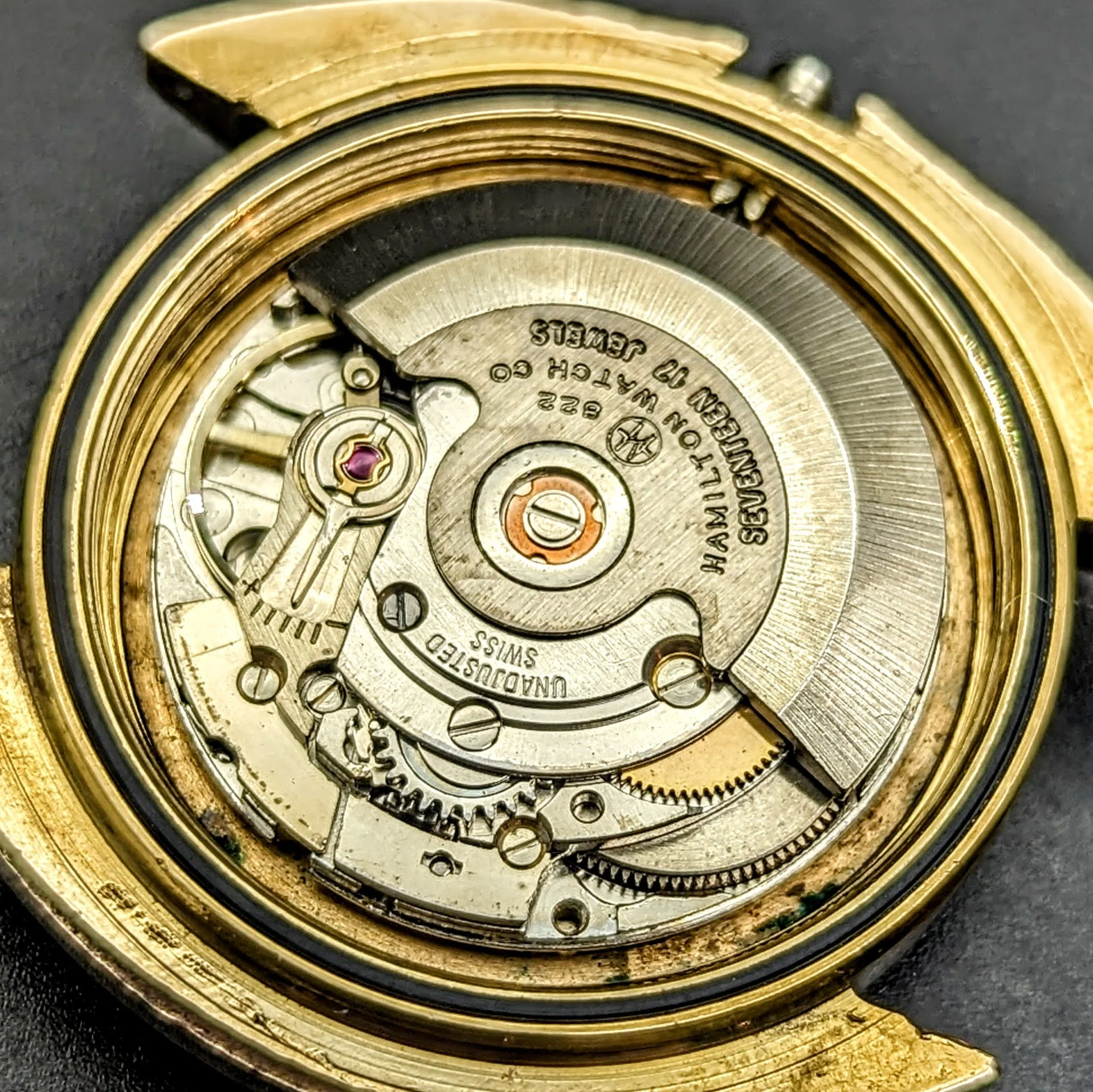 1960s HAMILTON Dateline Automatic Watch - Rare and Collectible Timepiece - Image 16