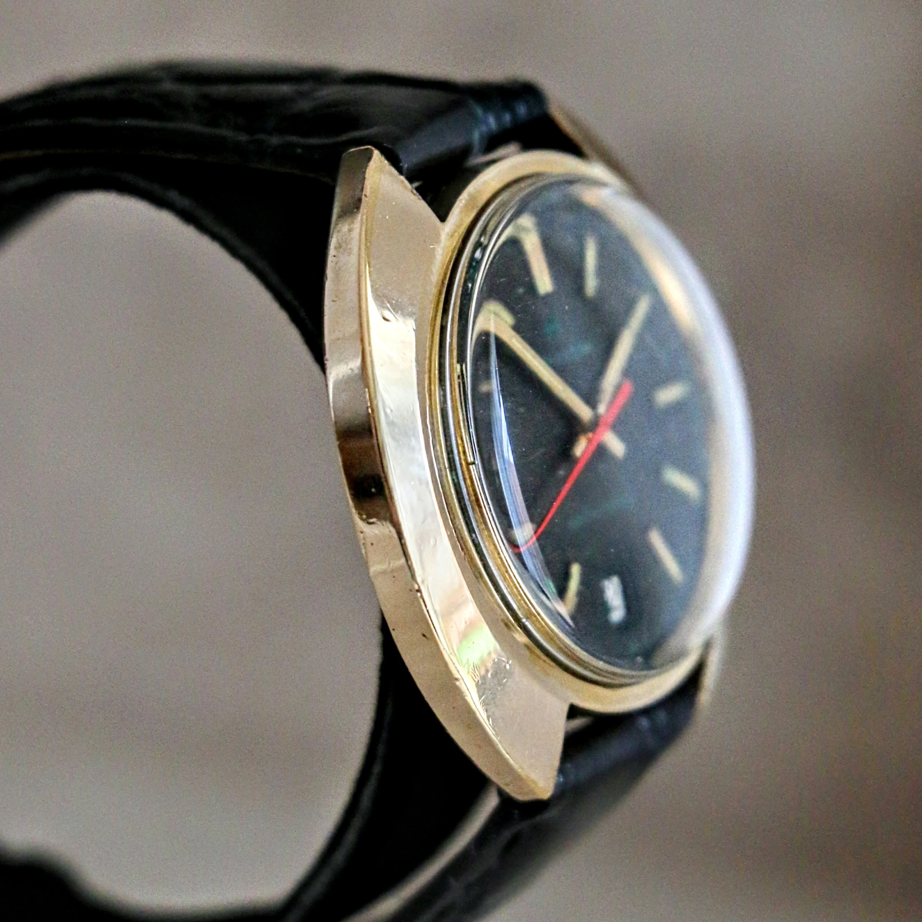 1960s HAMILTON Dateline Automatic Watch - Rare and Collectible Timepiece - Image 8