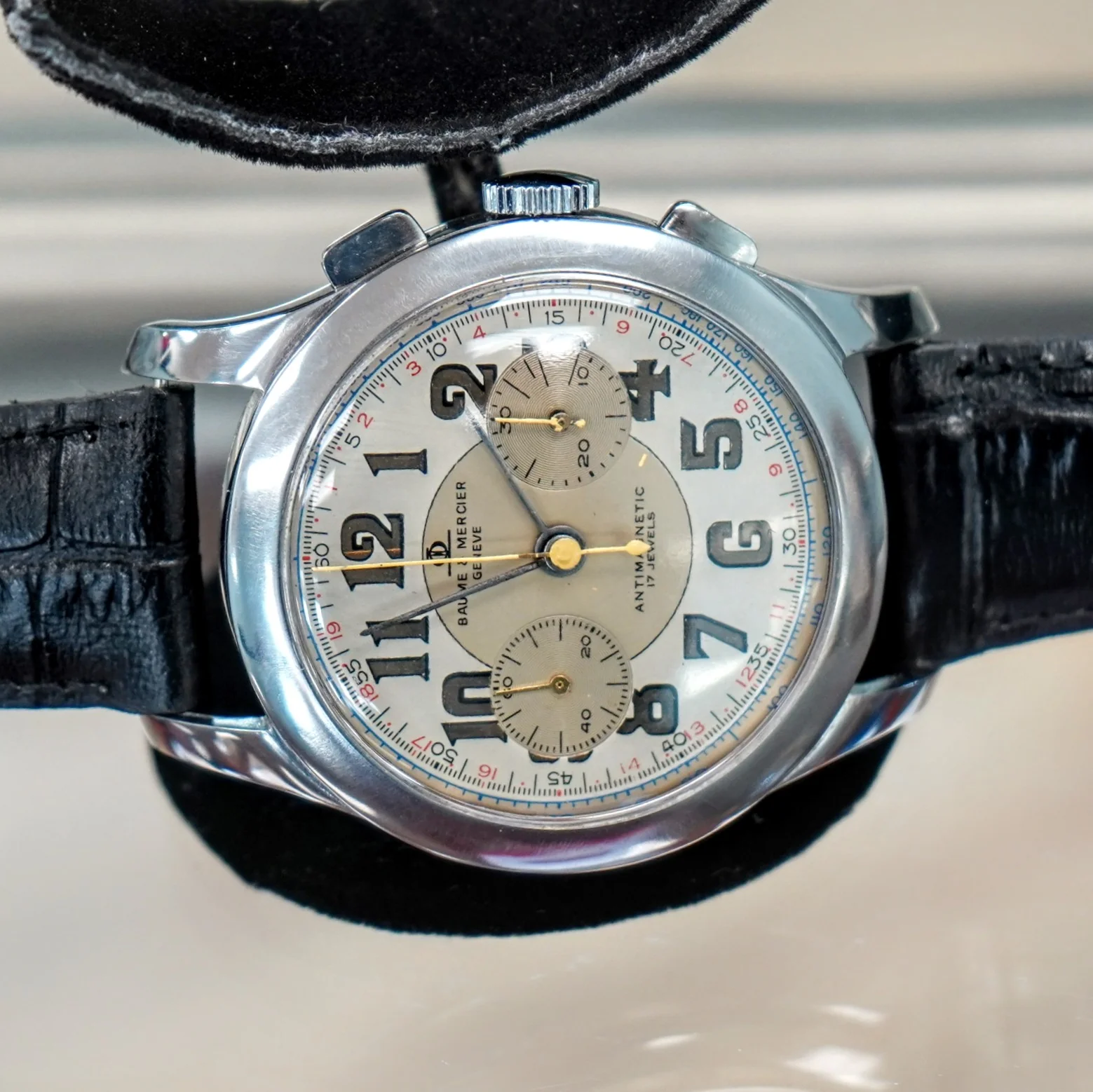 Vintage BAUME & MERCIER Geneve Chronograph Watch Antimagnetic 17 Jewels 39mm Swiss Made - Image 10