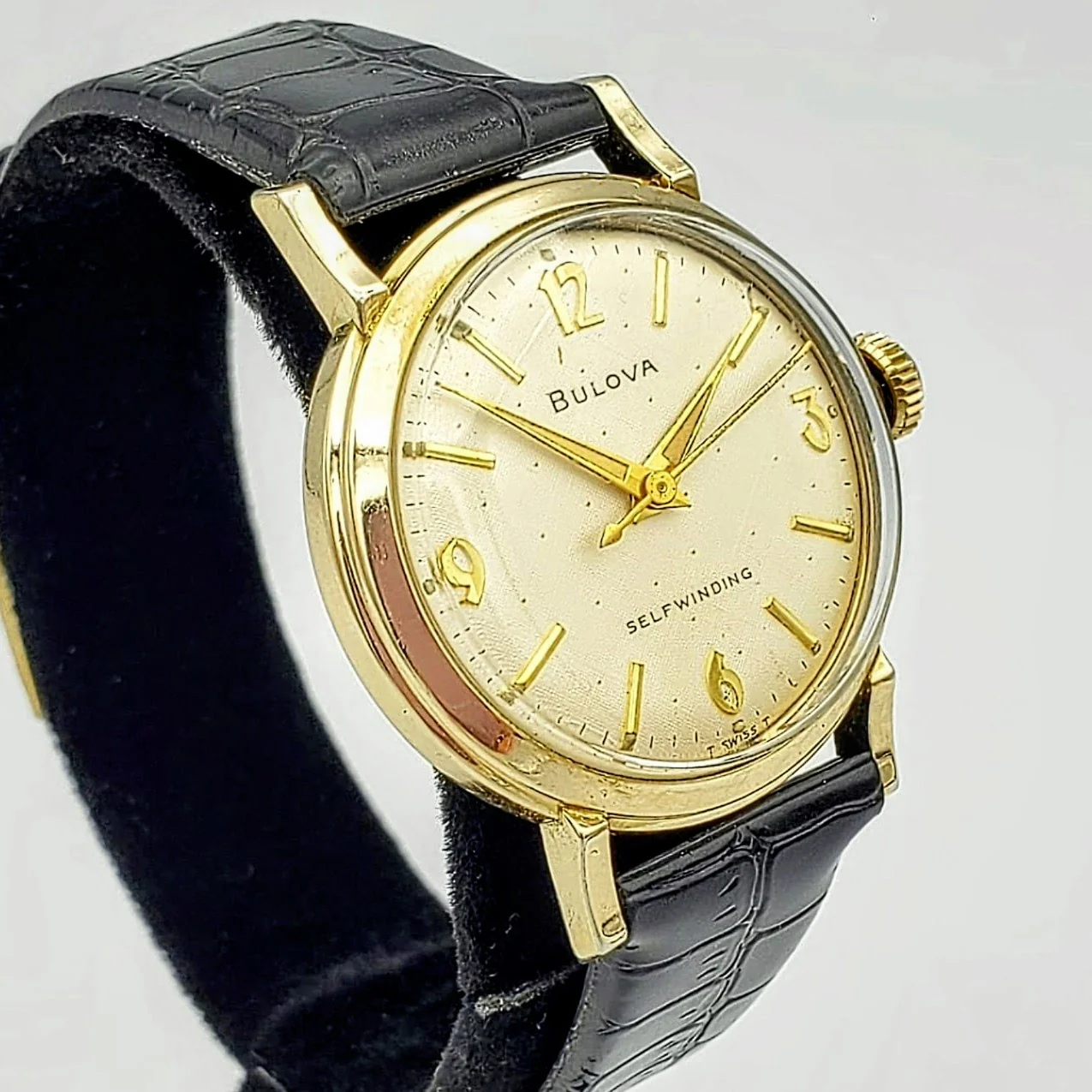 Vintage BULOVA Wristwatch with Dots on Dial Automatic Swiss Cal. 11ALAC 17J Watch - Image 3