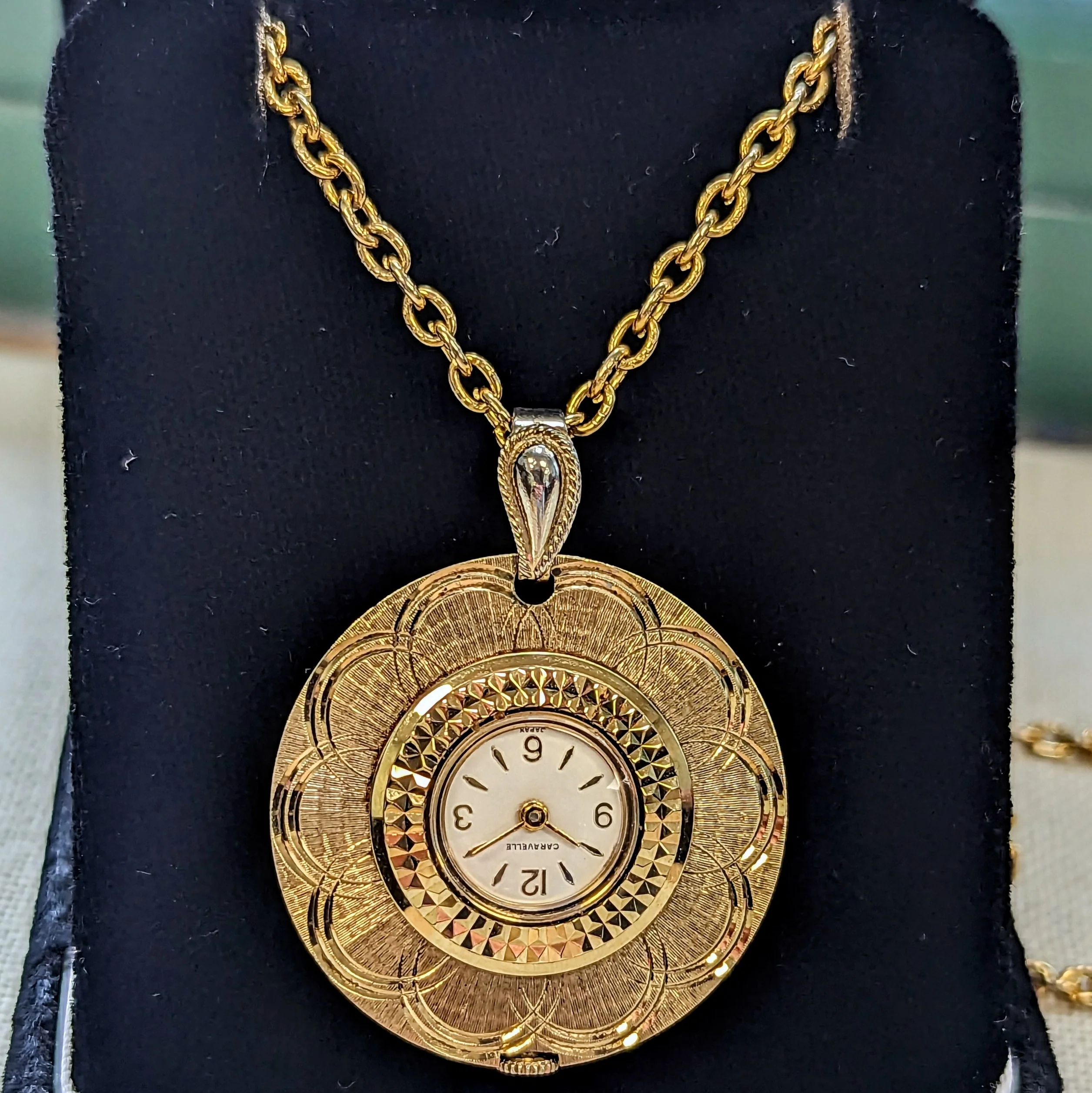 1967 CARAVELLE by Bulova Ladies Pendant 7 Jewels Watch with GP Link Chain 24" - Image 4