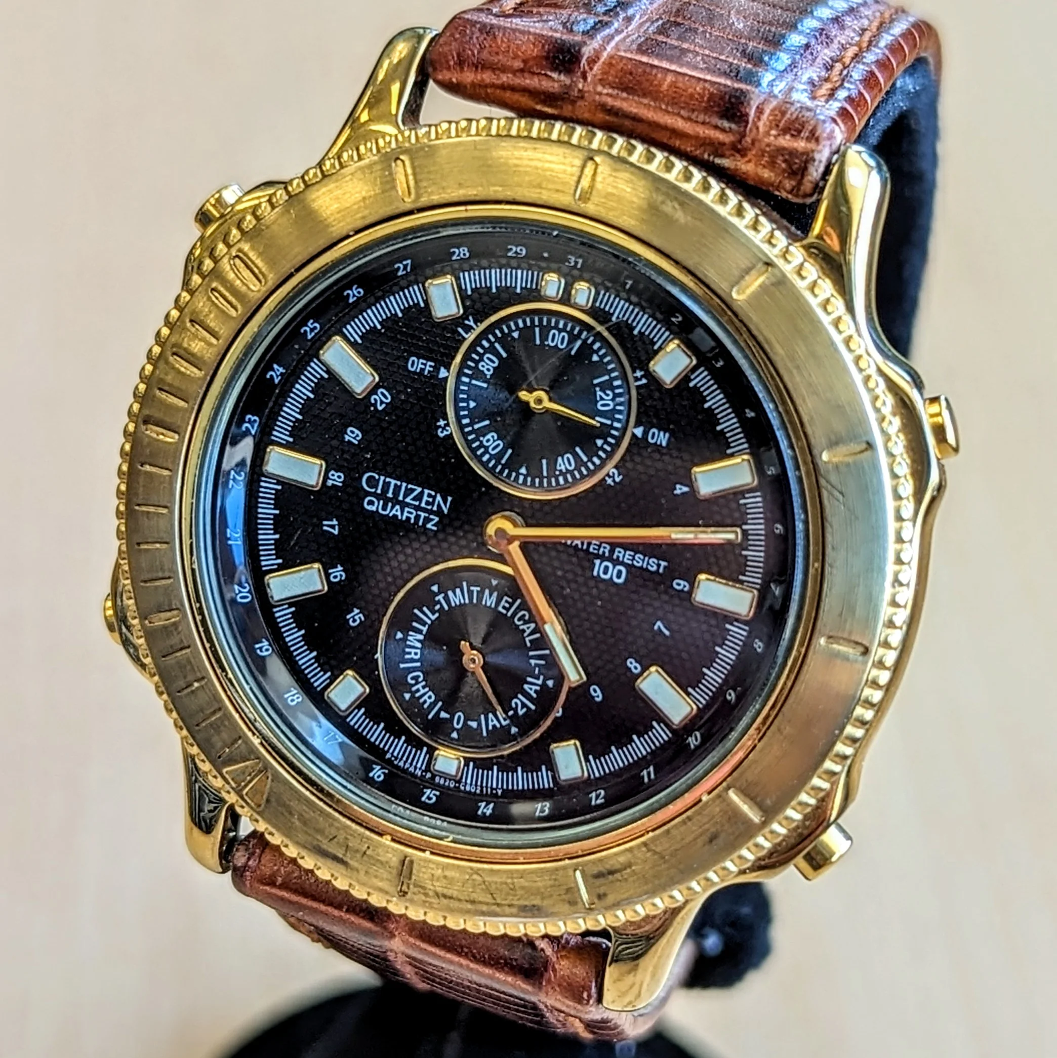 Vintage CITIZEN Quartz Watch 100M WR Alarm Calendar Wristwatch Ref. 6820-G80175 - Image 6