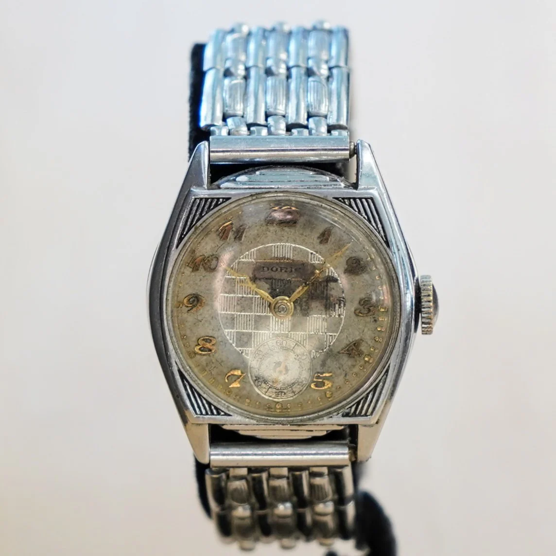 Vintage DORIC Art Deco Wristwatch 6 Jewels One ADJ Swiss Made Watch - Image 2
