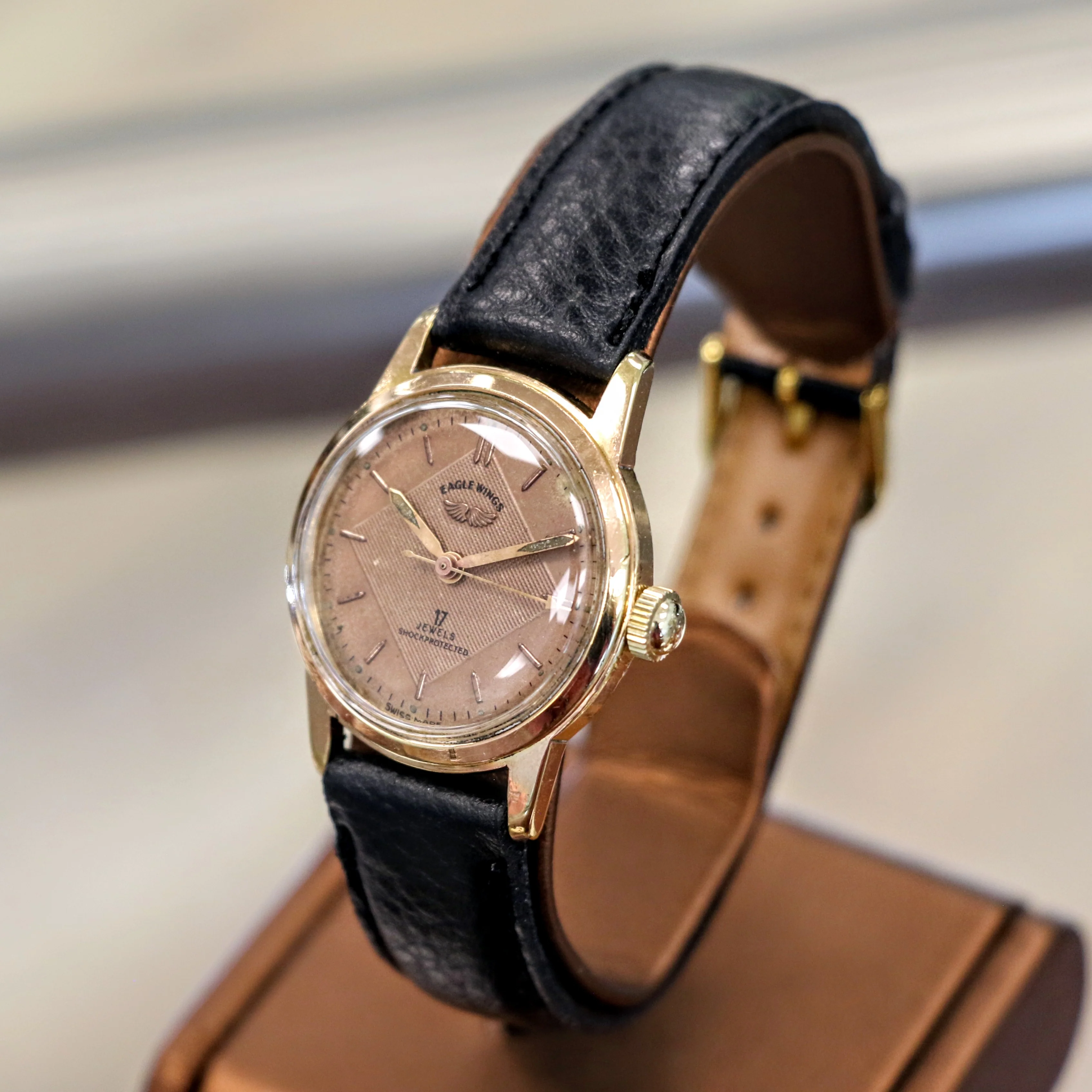 Vintage EAGLE WINGS Shockprotecter Watch 17 Jewels Cal. FE 8020 Rose Gold Tone Swiss Wristwatch - Image 4