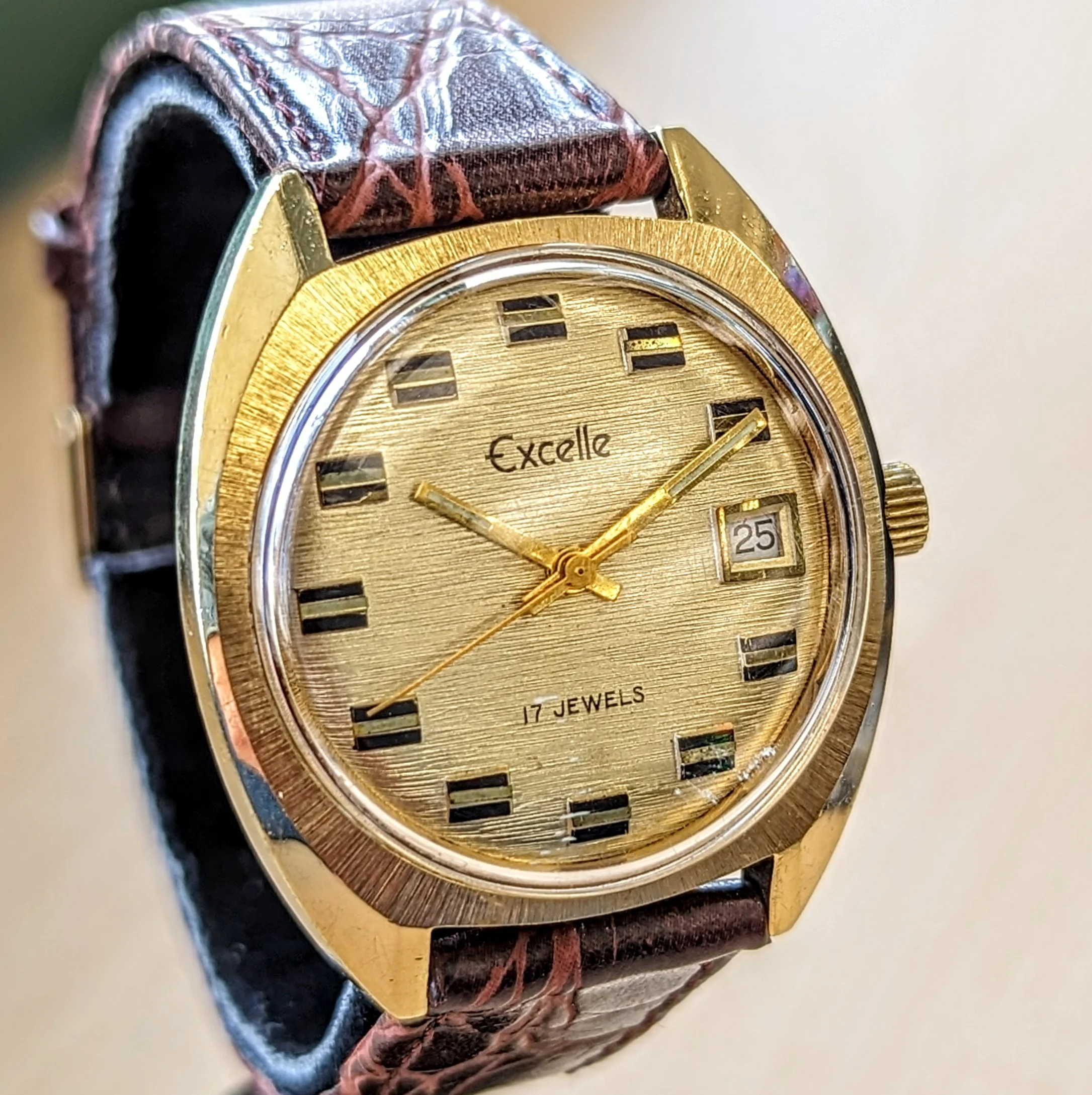 Vintage EXCELLE Watch 17 Jewels Cal. SGT 100-1 E4 Date Indicator Wristwatch - Image 3