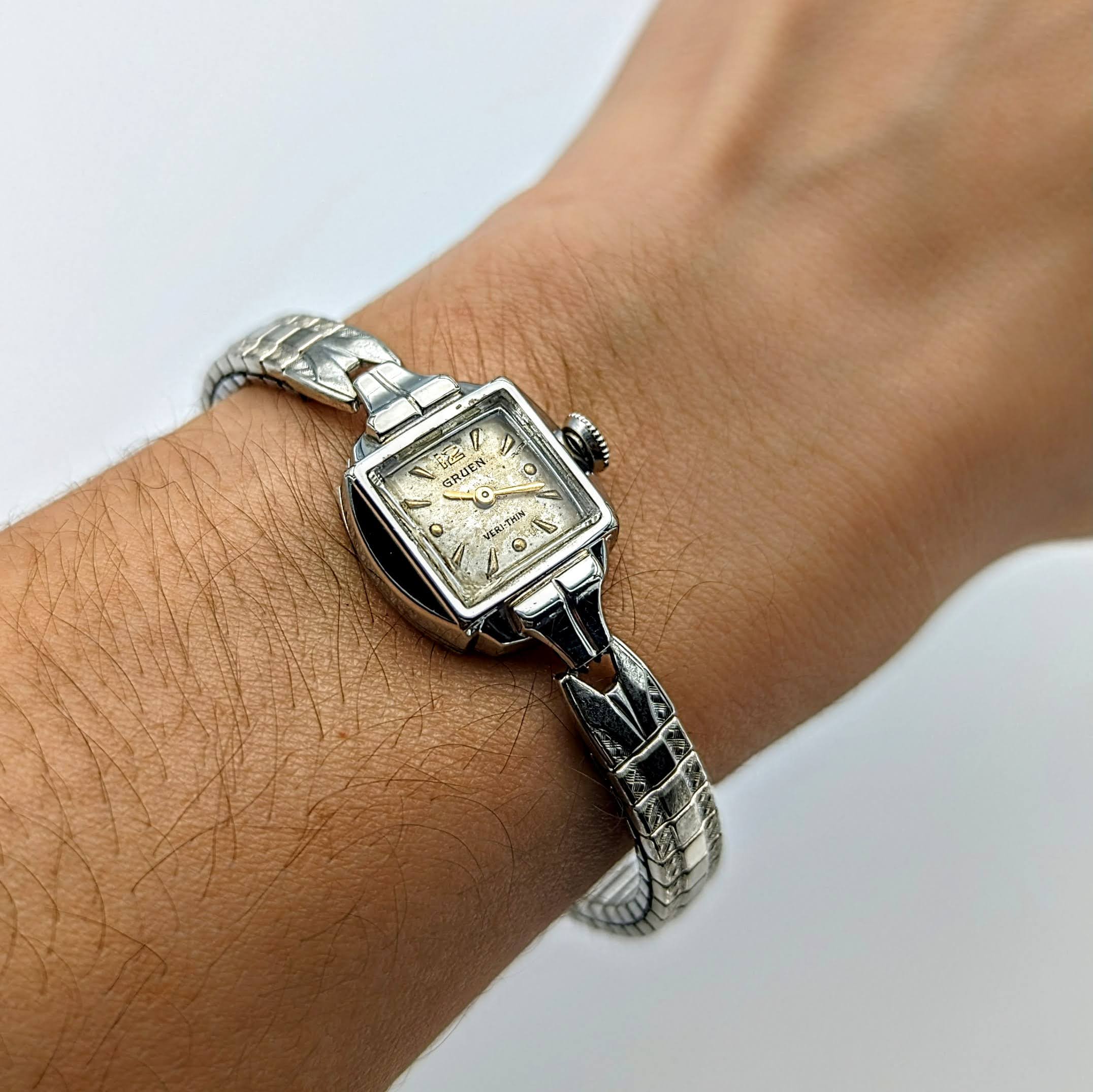 Vintage GRUEN Veri-Thin Ladies Wristwatch Cal. 211 Style 624 Swiss Made Watch - Image 9