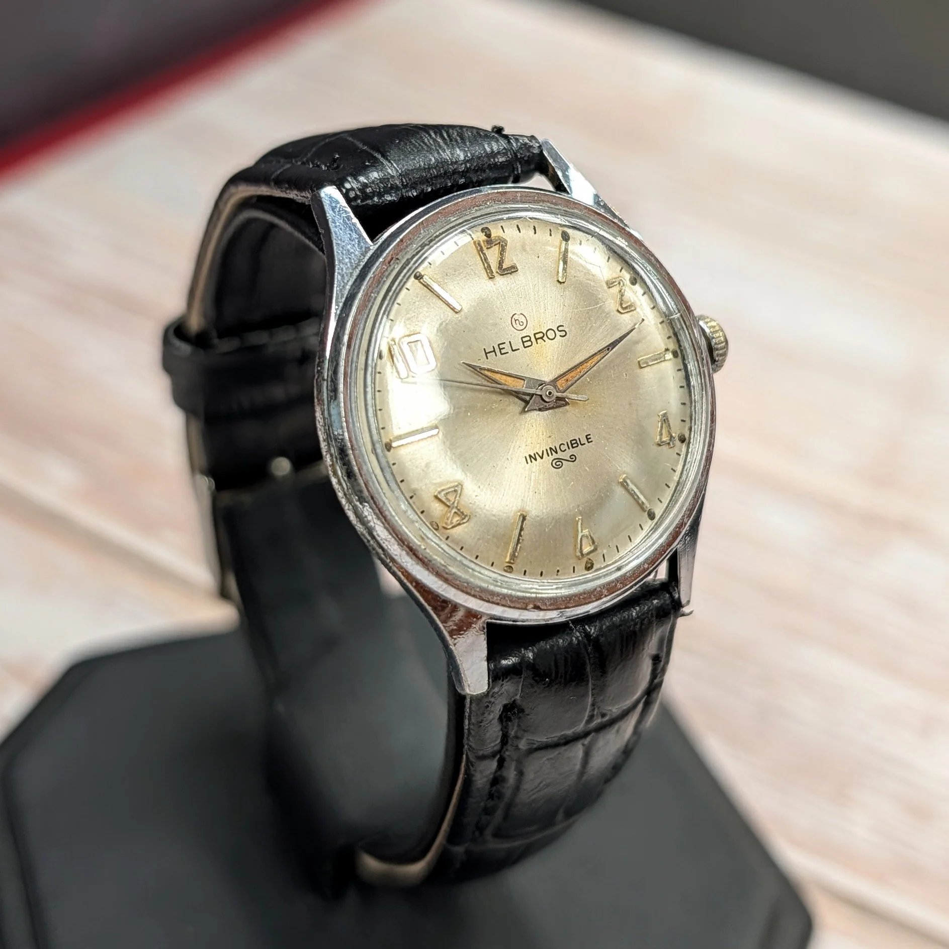 Vintage Helbros Invincible Watch Stainless Steel Back 33mm Wristwatch - Image 6