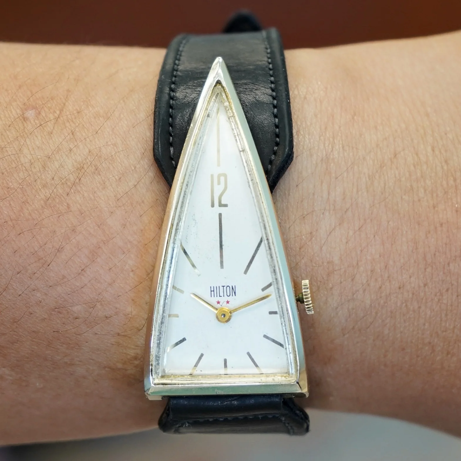 Vintage HILTON “A Parabolic Watch” 17 Jewels Triangle Wristwatch Swiss Made Wristwatch - Image 10