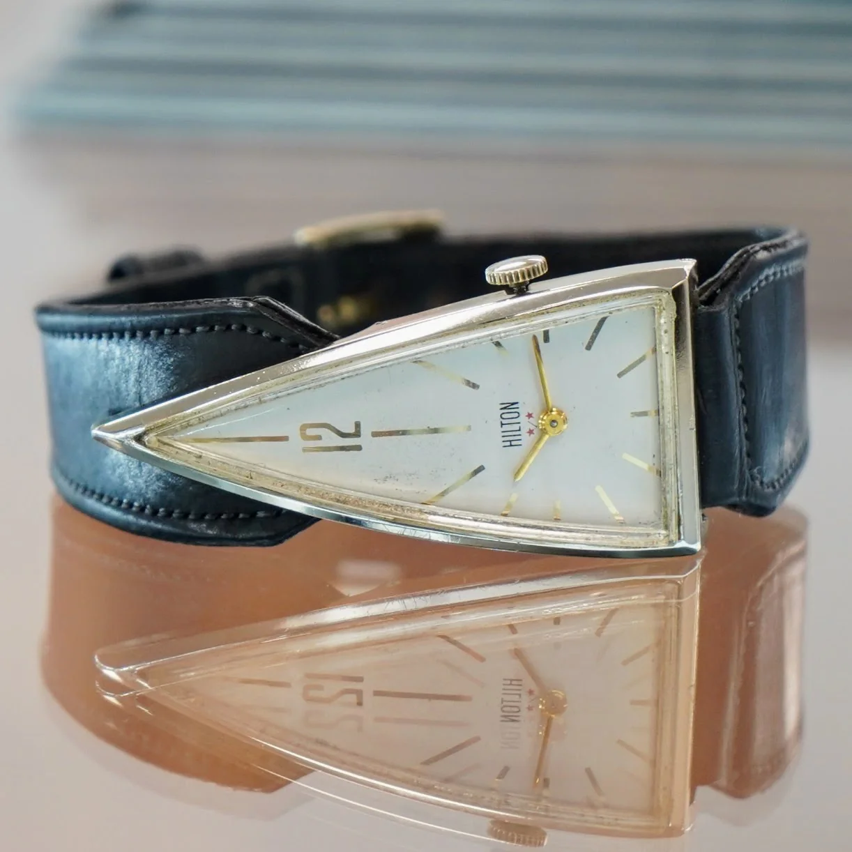 Vintage HILTON “A Parabolic Watch” 17 Jewels Triangle Wristwatch Swiss Made Wristwatch - Image 12