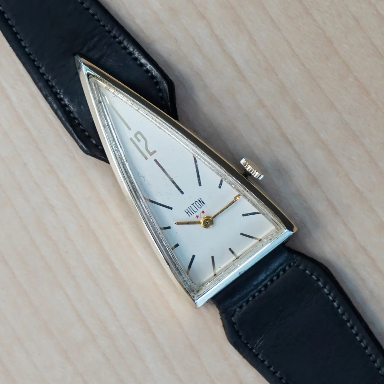 Vintage HILTON “A Parabolic Watch” 17 Jewels Triangle Wristwatch Swiss Made Wristwatch - Image 14