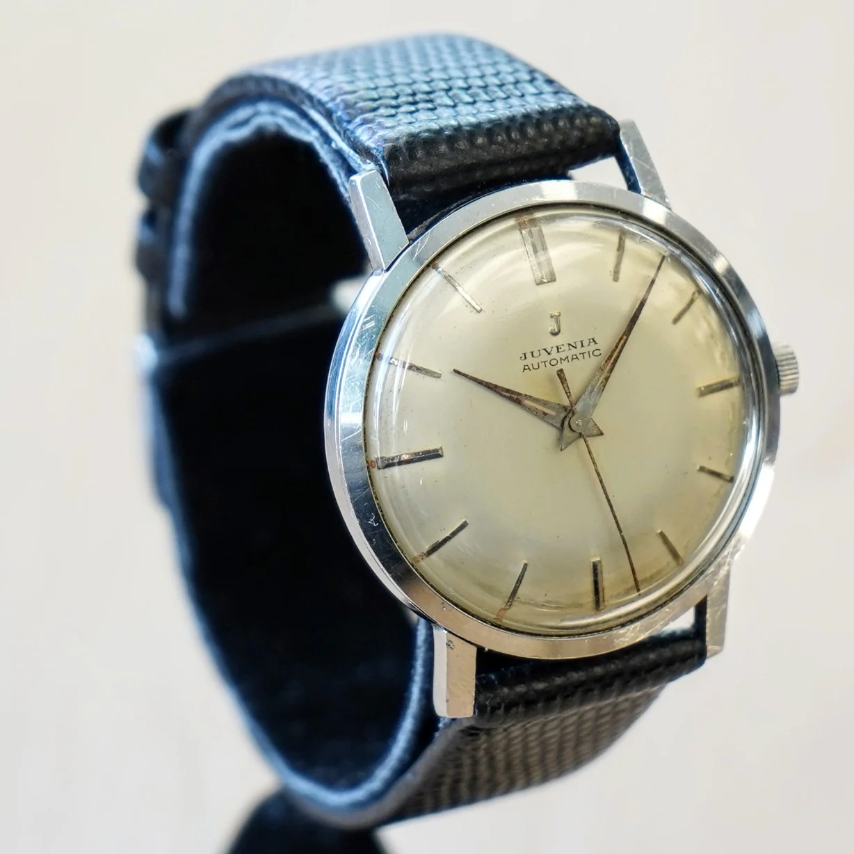 1950's JUVENIA Automatic Watch Waterproof Swiss Made Vintage Wristwatch - Image 3