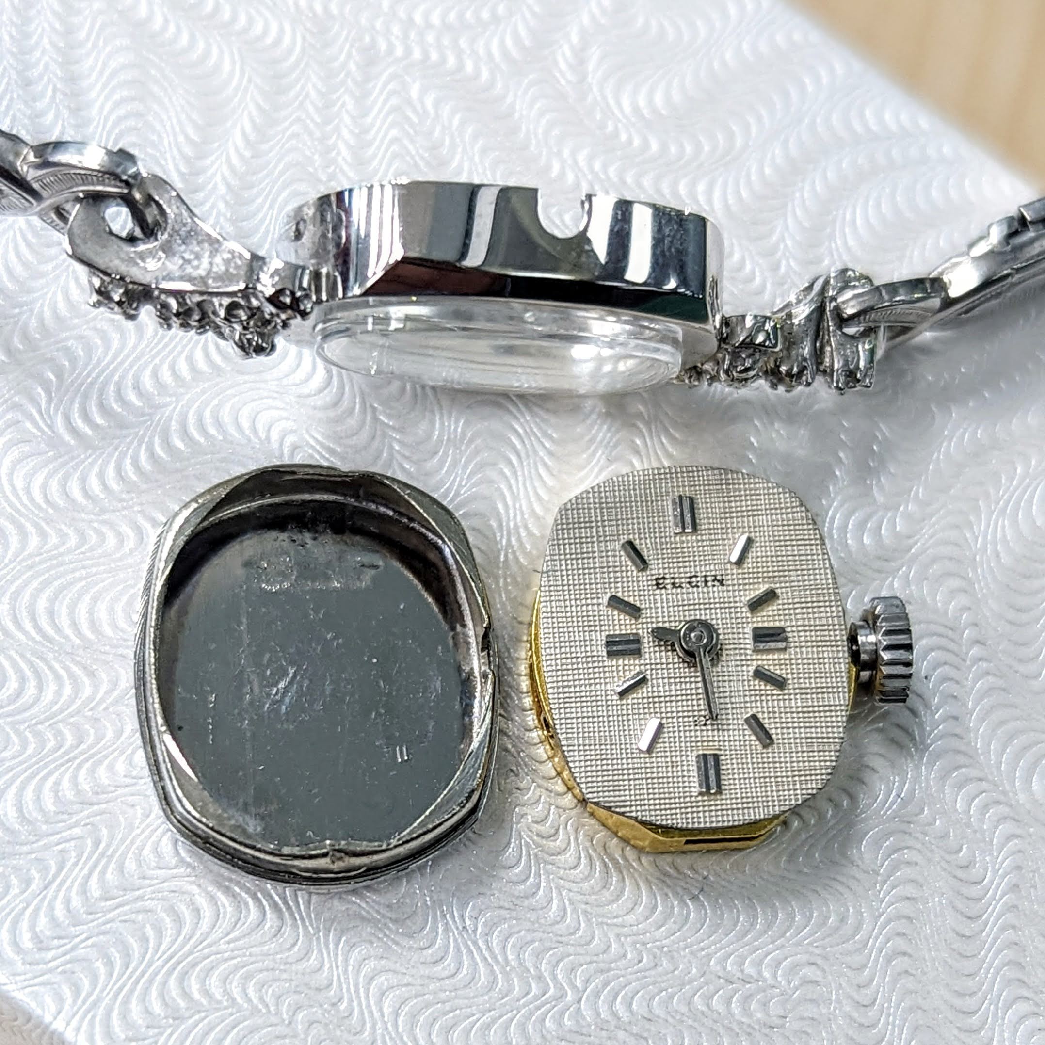 Vintage Ladies ELGIN Watch - Textured Dial & Fancy Lugs, Original Speidel Bracelet - Image 15