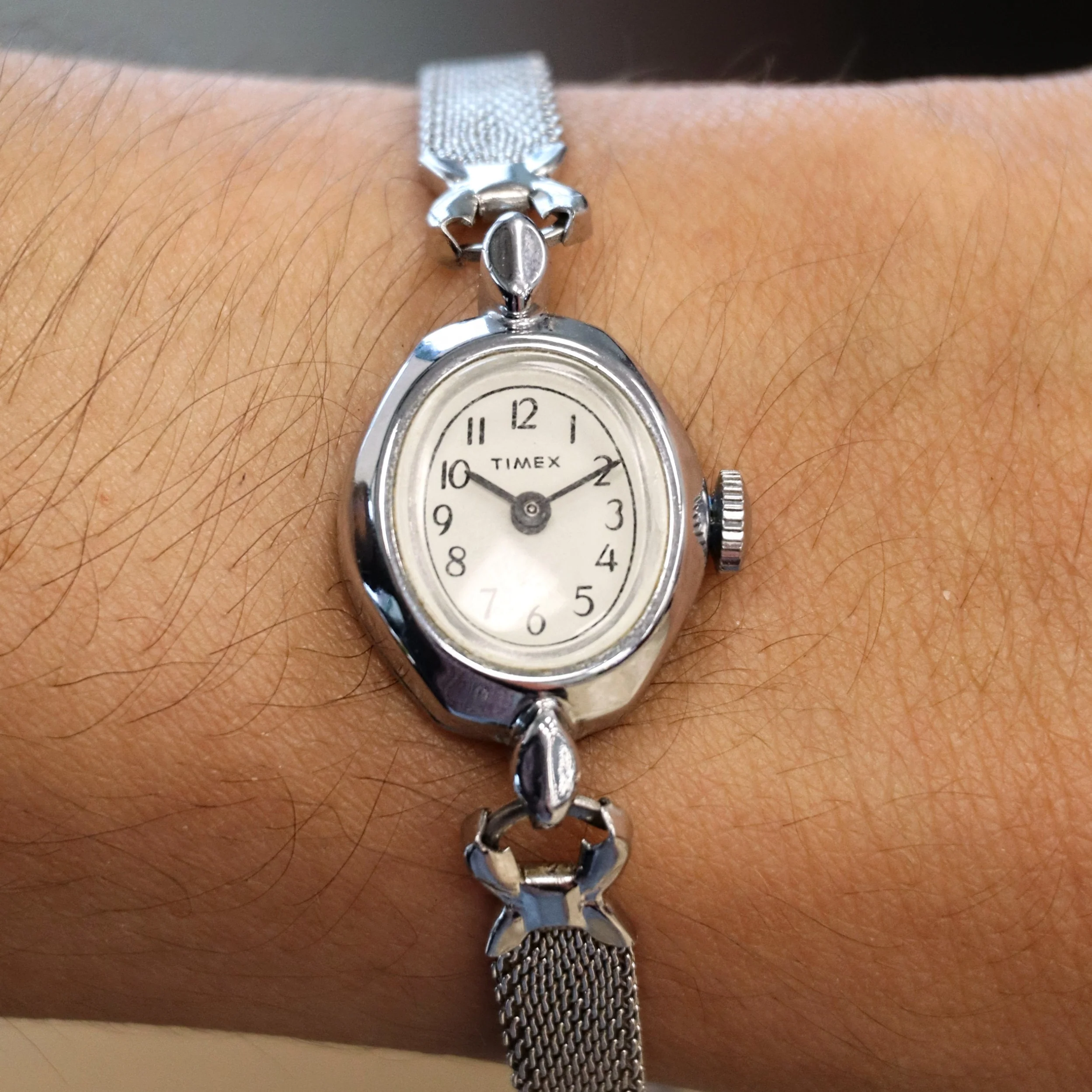 Ladies TIMEX Mechanical Watch  Vintage Stainless Steel Mesh Bracelet Wristwatch - Image 7