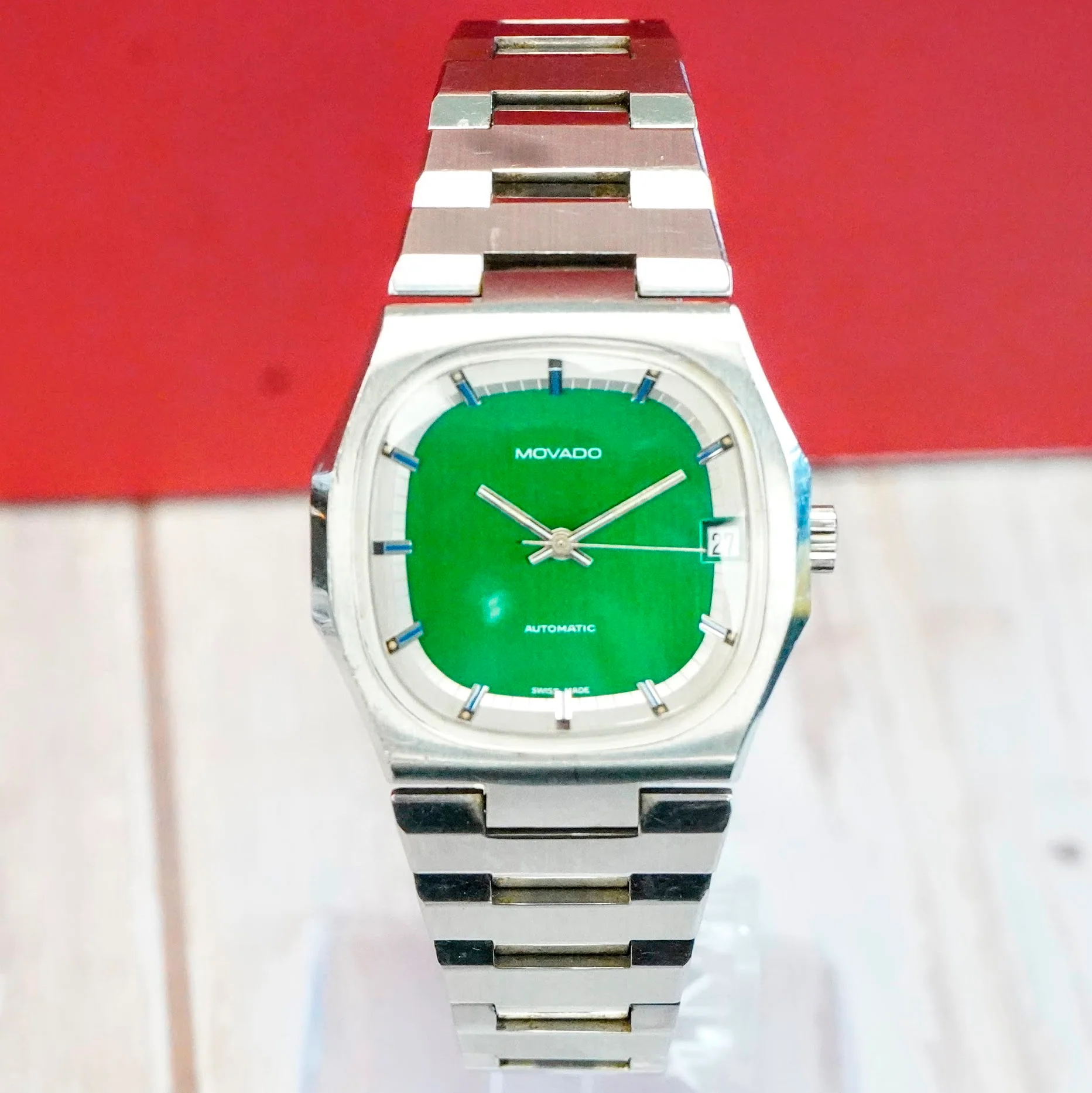Vintage Movado Surf Automatic Watch Date Green Dial 36mm TV-Shaped ALL S.S. Original Bracelet - Image 4