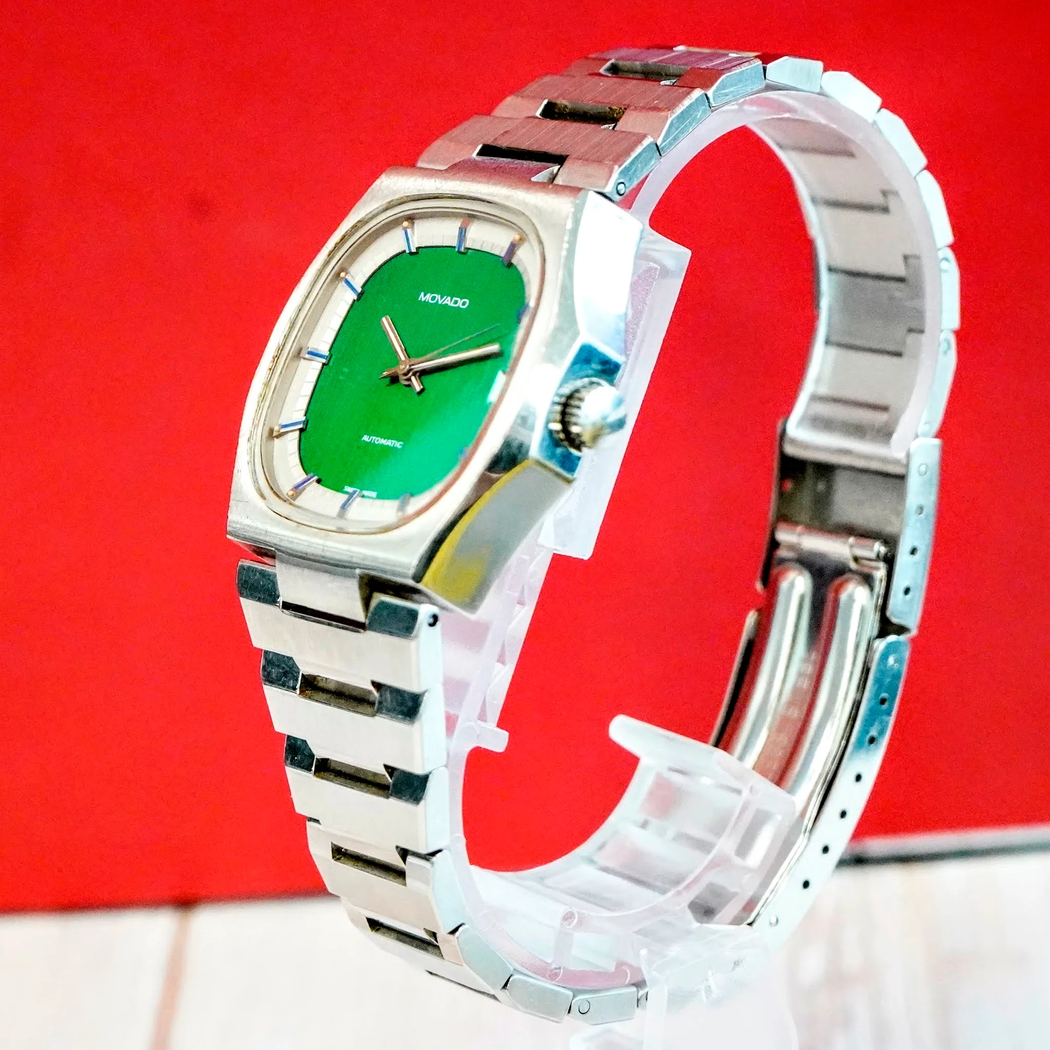 Vintage Movado Surf Automatic Watch Date Green Dial 36mm TV-Shaped ALL S.S. Original Bracelet - Image 5