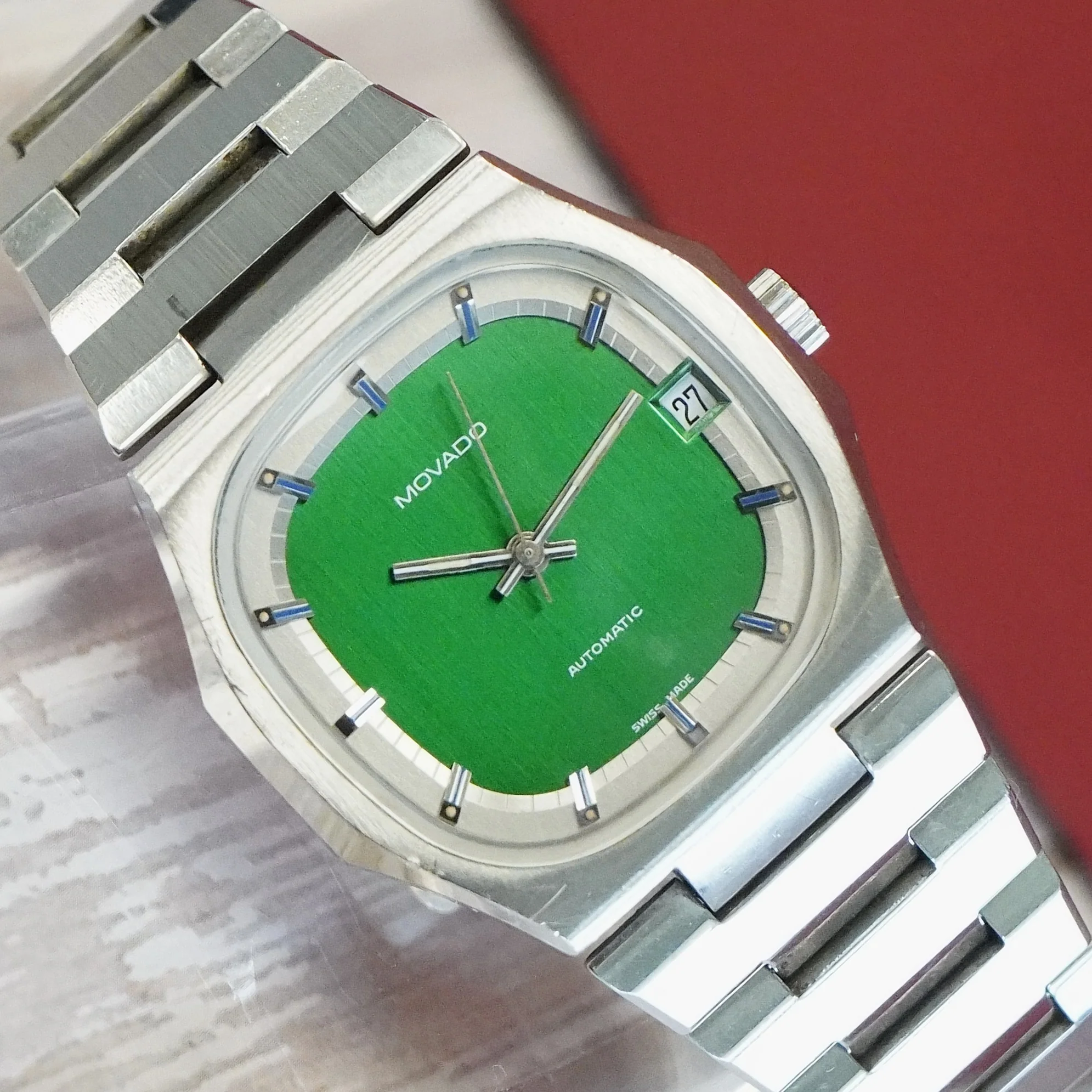 Vintage Movado Surf Automatic Watch Date Green Dial 36mm TV-Shaped ALL S.S. Original Bracelet - Image 6