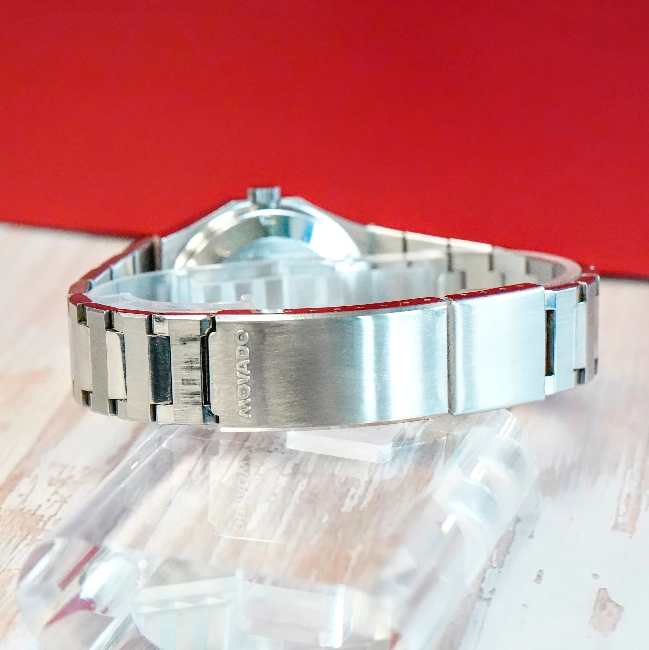 Vintage Movado Surf Automatic Watch Date Green Dial 36mm TV-Shaped ALL S.S. Original Bracelet - Image 8