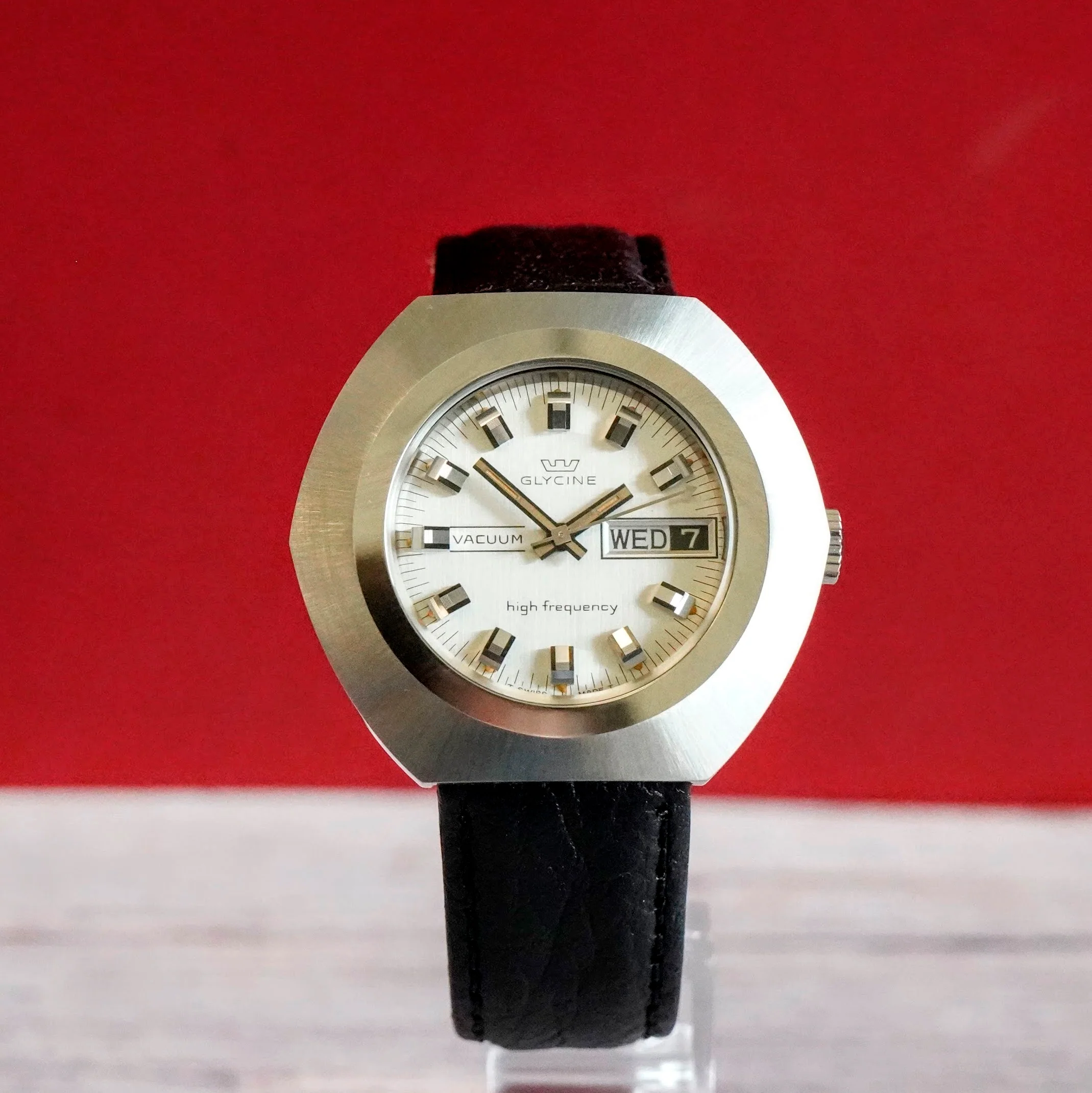Vintage NOS Glycine Vacuum High Frequency Manual Watch 343.121 Day/Date 42mm SS - Image 3