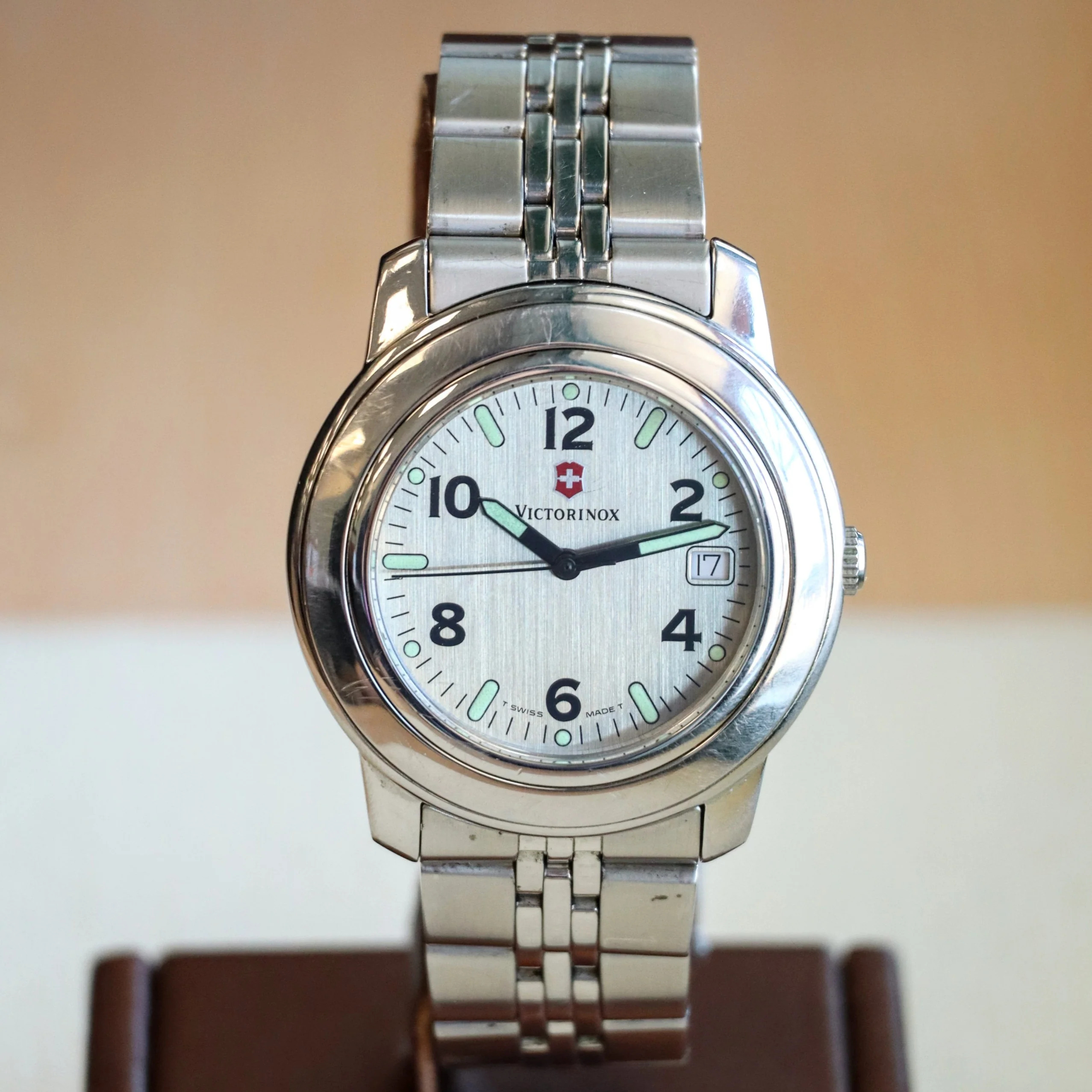 Vintage Victorinox Date 30mm Wristwatch Kit: Watch & Knife - Box & Papers - Image 7