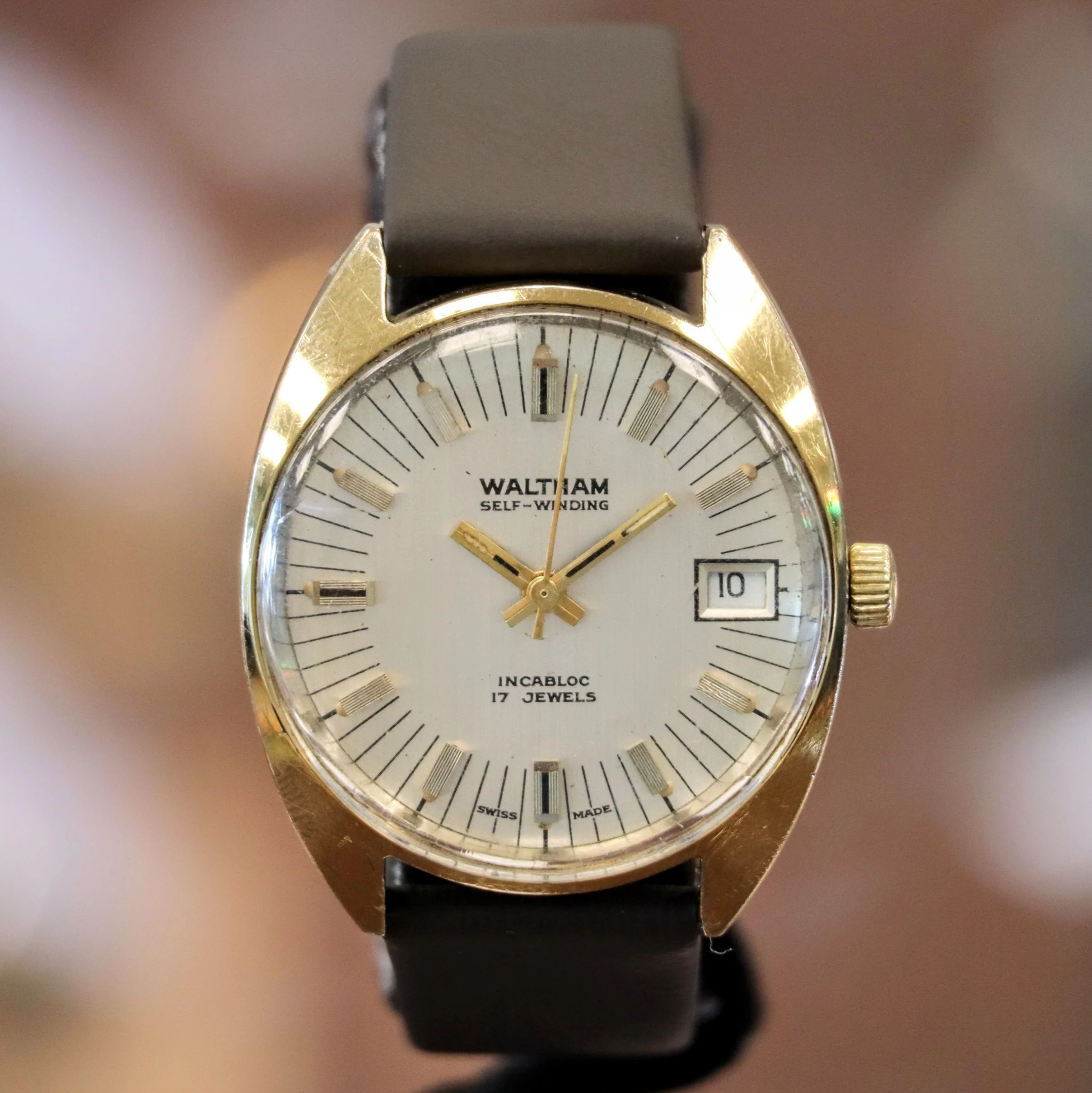 1970's WALTHAM Self-Winding Watch 17 Jewels Incabloc FHF 905 Vintage Swiss Wristwatch - Image 2