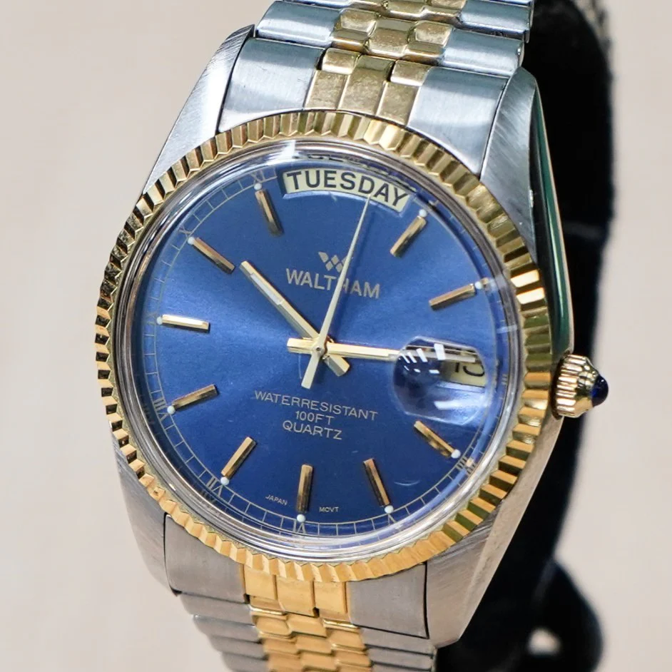 WALTHAM Day/Date Watch Waterresistant 100FT Quartz Wristwatch Blue Dial Two-Tone Case & Flex Band - Image 6